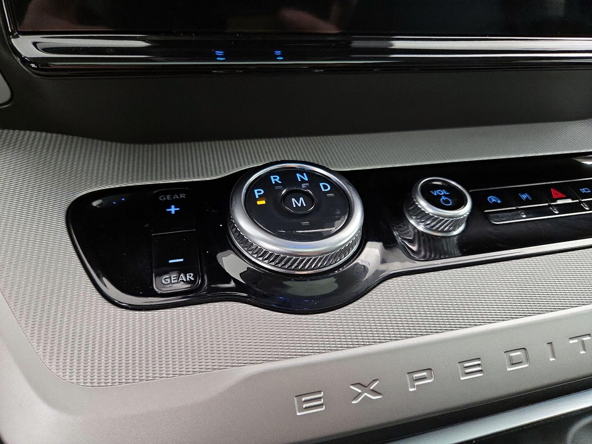 Thumbnail: 2025 Ford Expedition - 18
