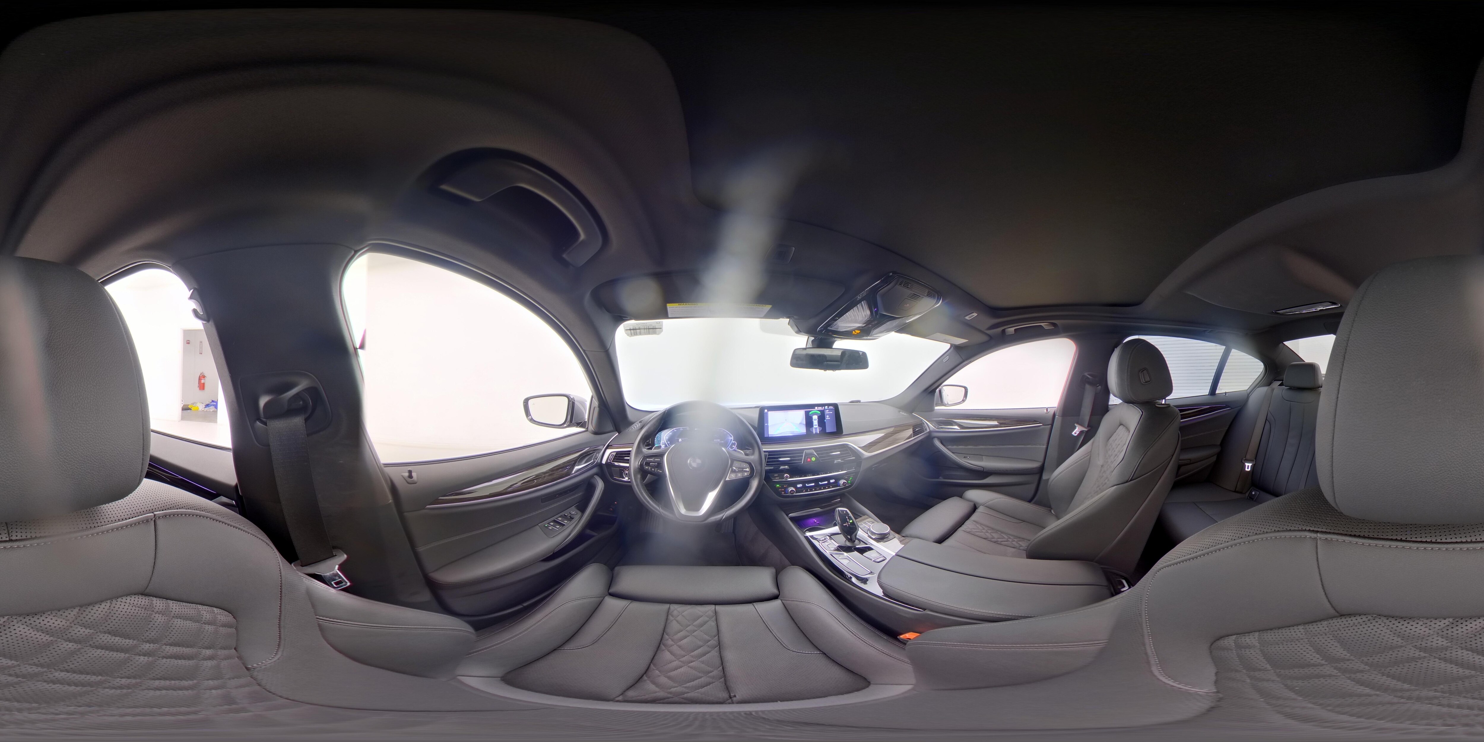 2023 BMW 5 Series 530e - Photo 22