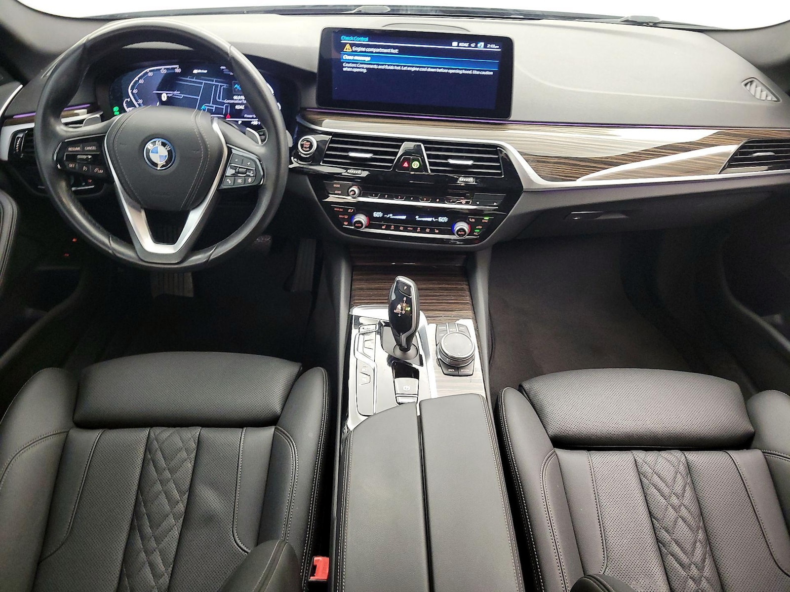 2023 BMW 5 Series 530e - Photo 10