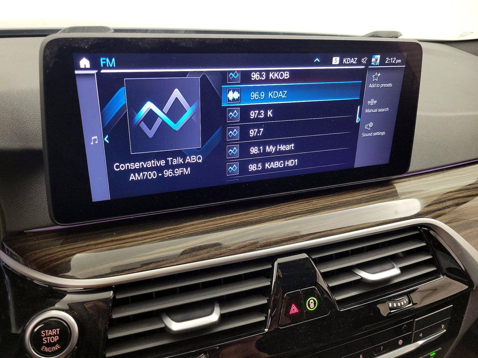 2023 BMW 5 Series 530e - Photo 14
