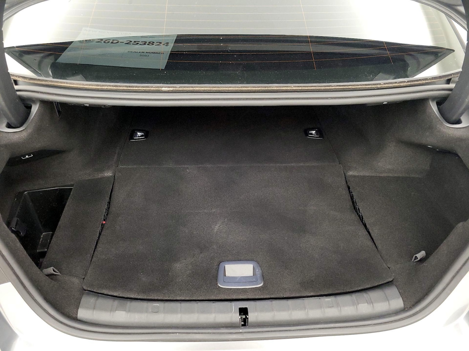 2023 BMW 5 Series 530e - Photo 17