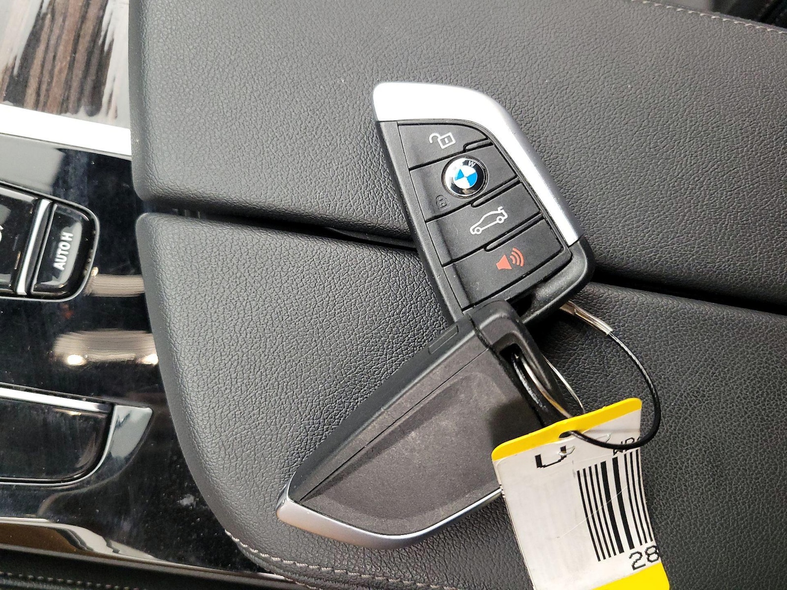 2023 BMW 5 Series 530e - Photo 19