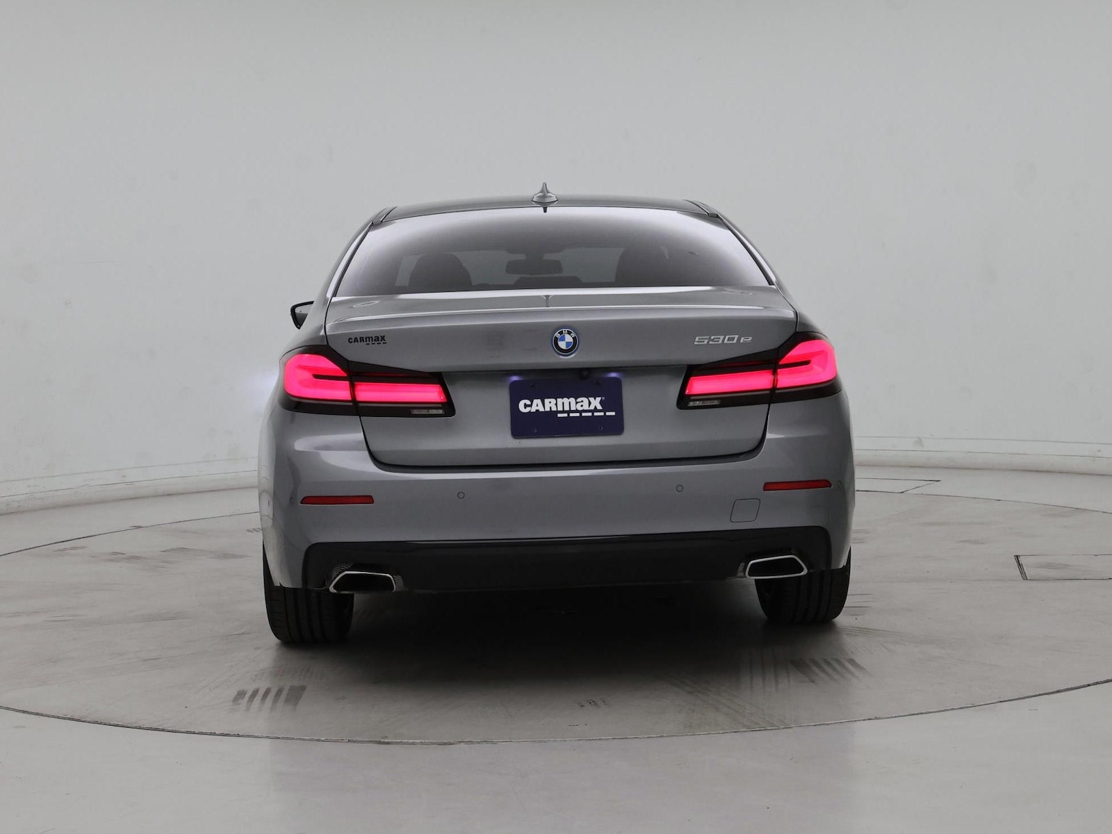 2023 BMW 5 Series 530e - Photo 7