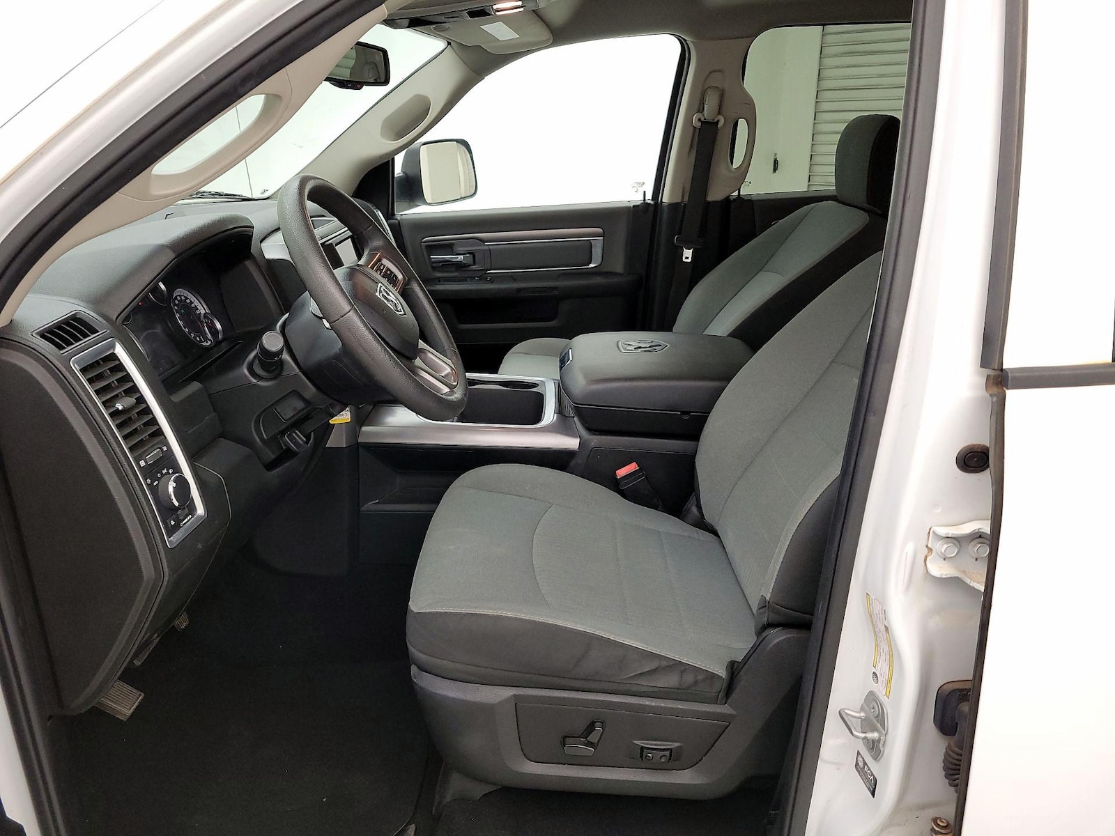 Power Seat(s) & Side Airbags