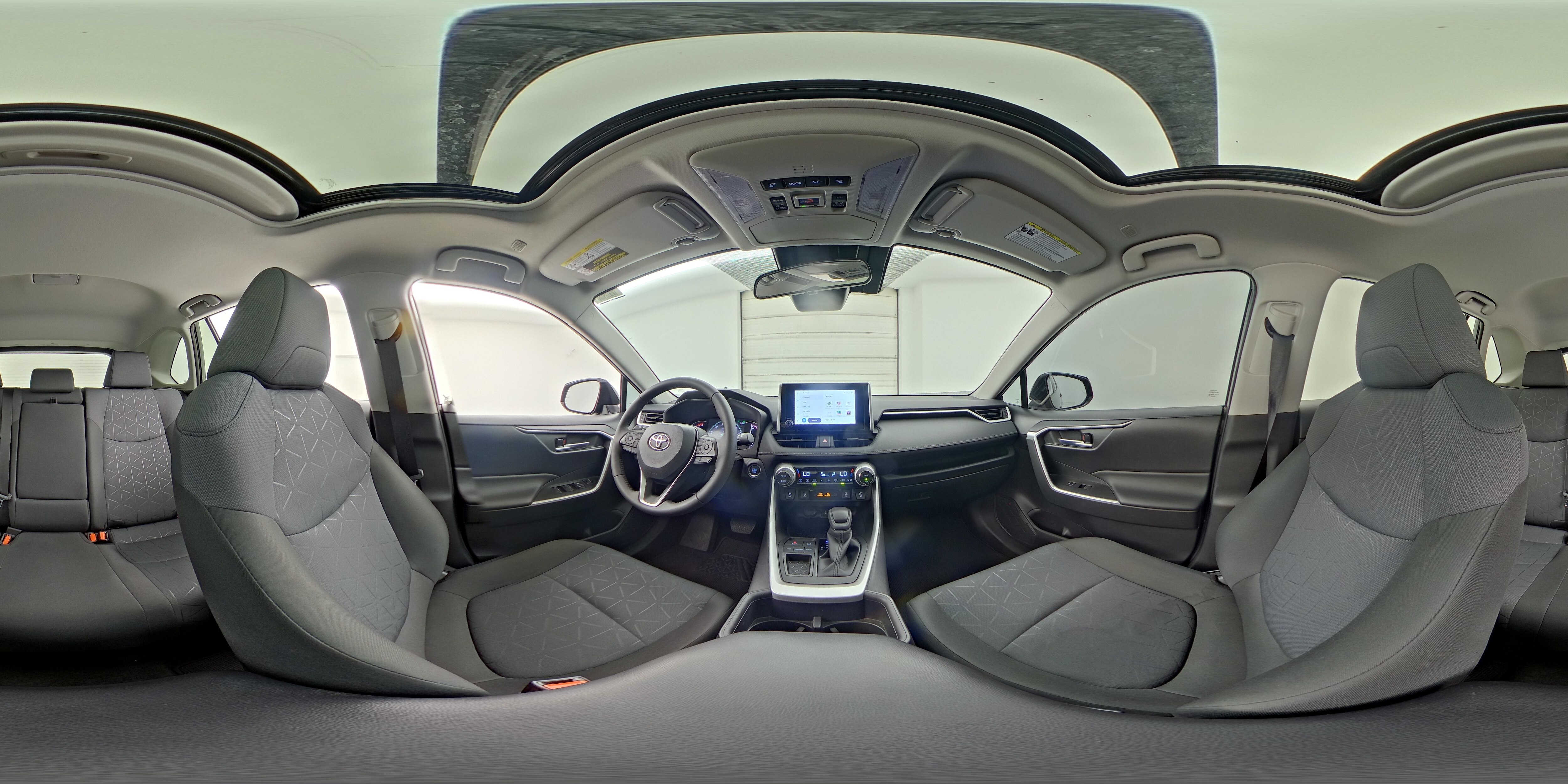 2025 Toyota RAV4 XLE - Photo 25