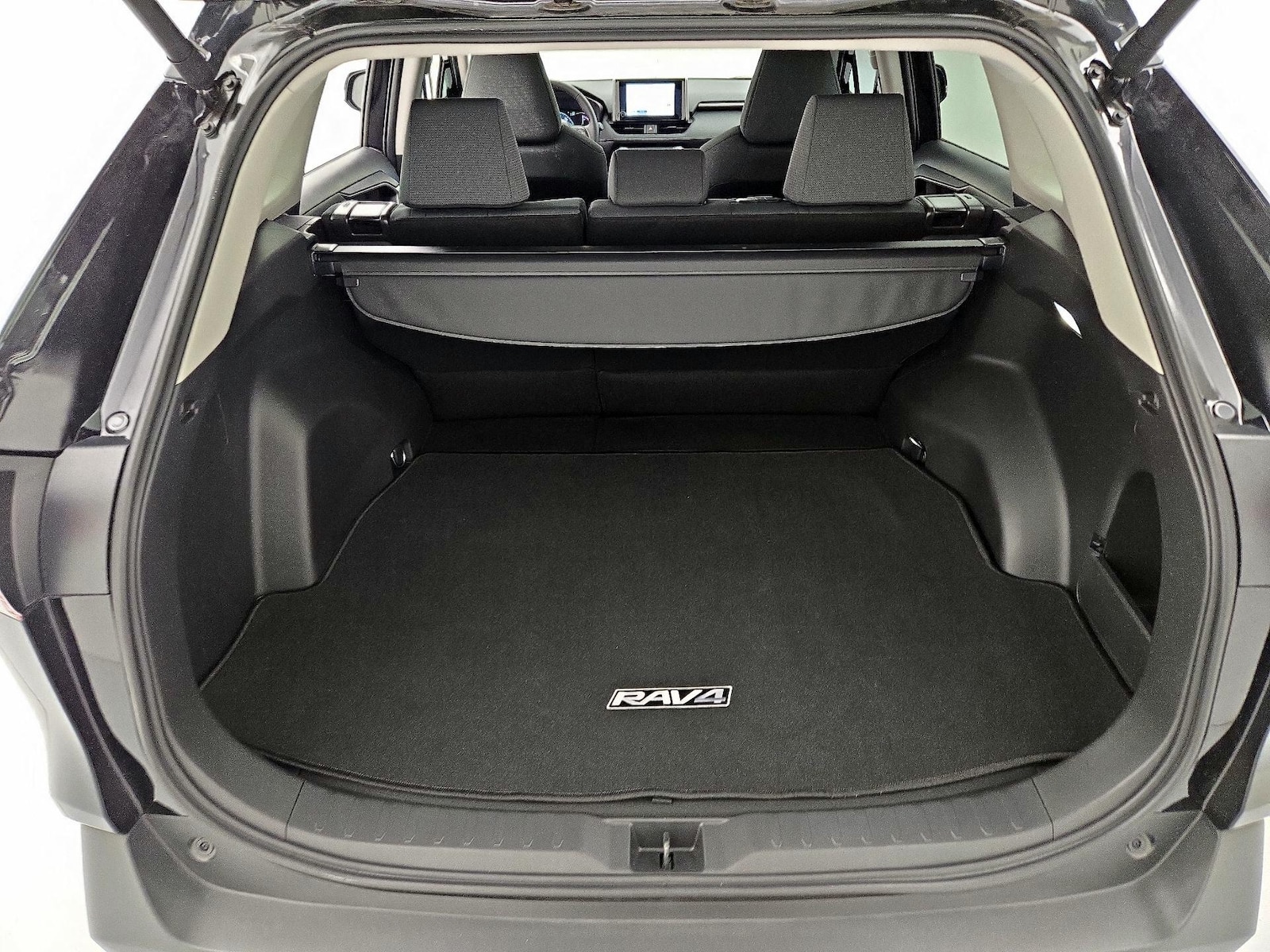 2025 Toyota RAV4 XLE - Photo 22