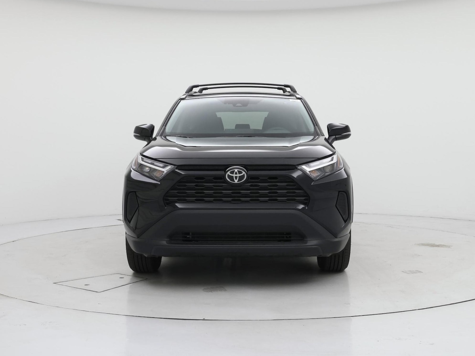 2025 Toyota RAV4 XLE - Photo 6
