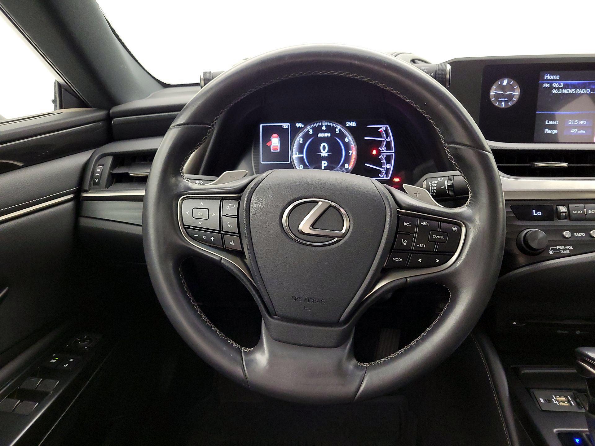 Thumbnail: 2020 Lexus ES - 10