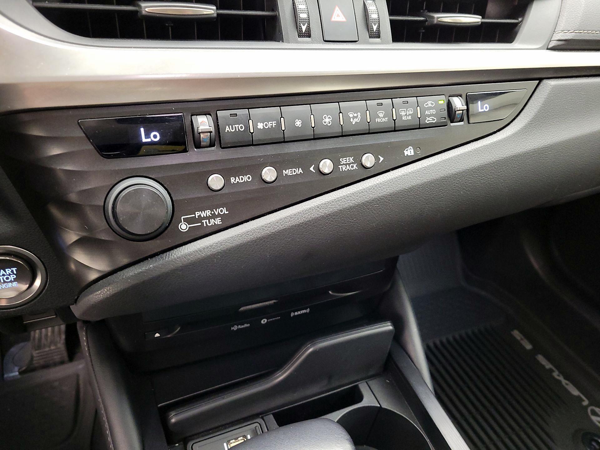 Thumbnail: 2020 Lexus ES - 14