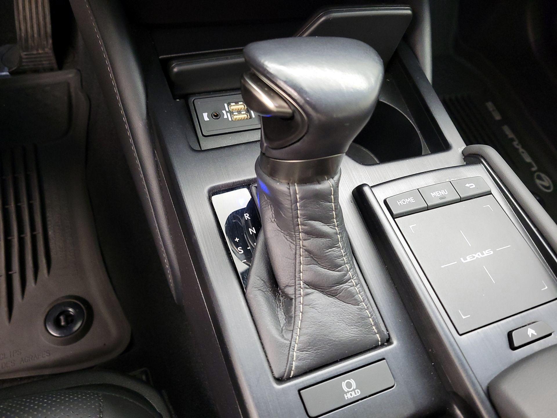 Thumbnail: 2020 Lexus ES - 15
