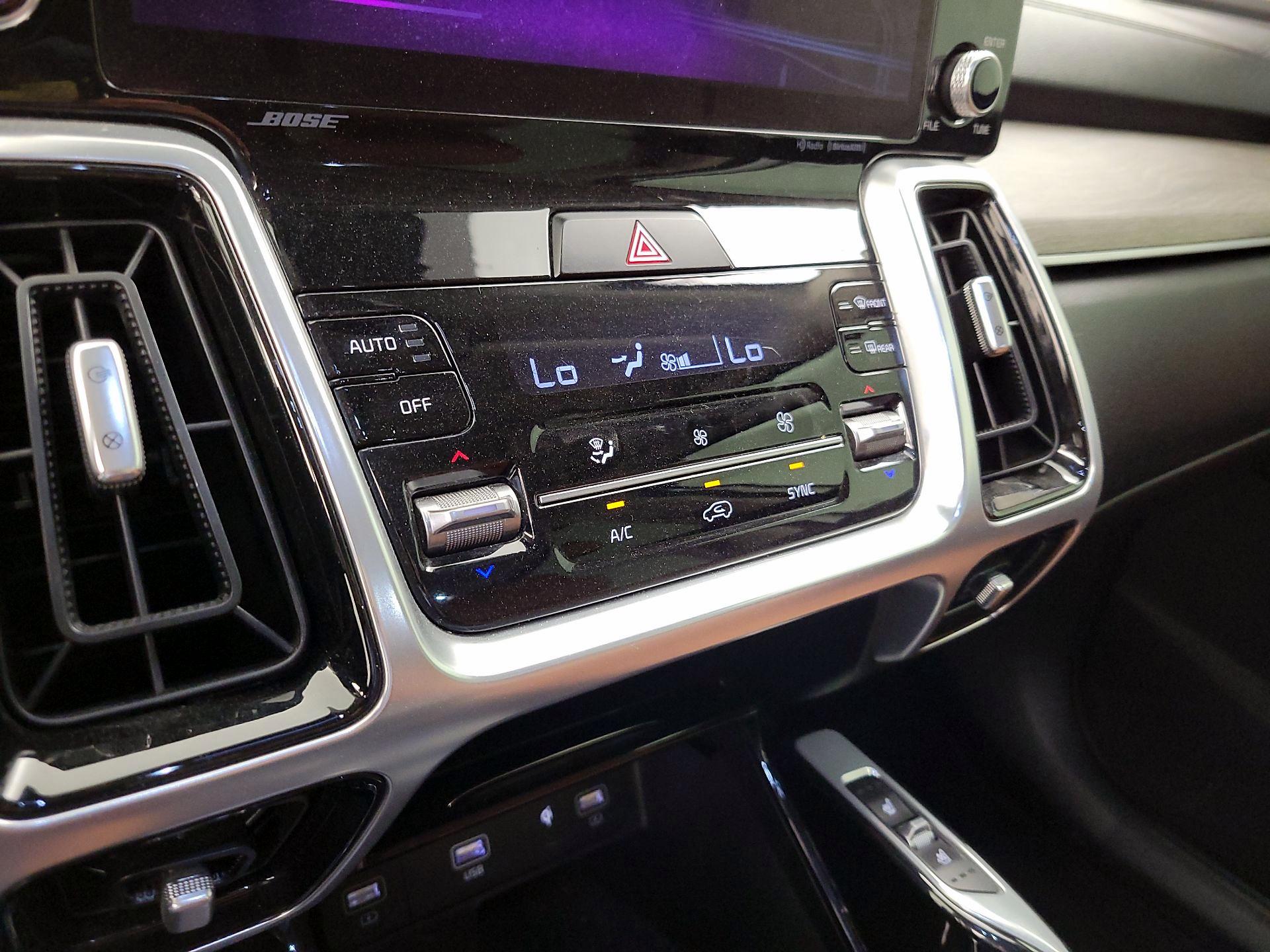Thumbnail: 2021 Kia Sorento - 17