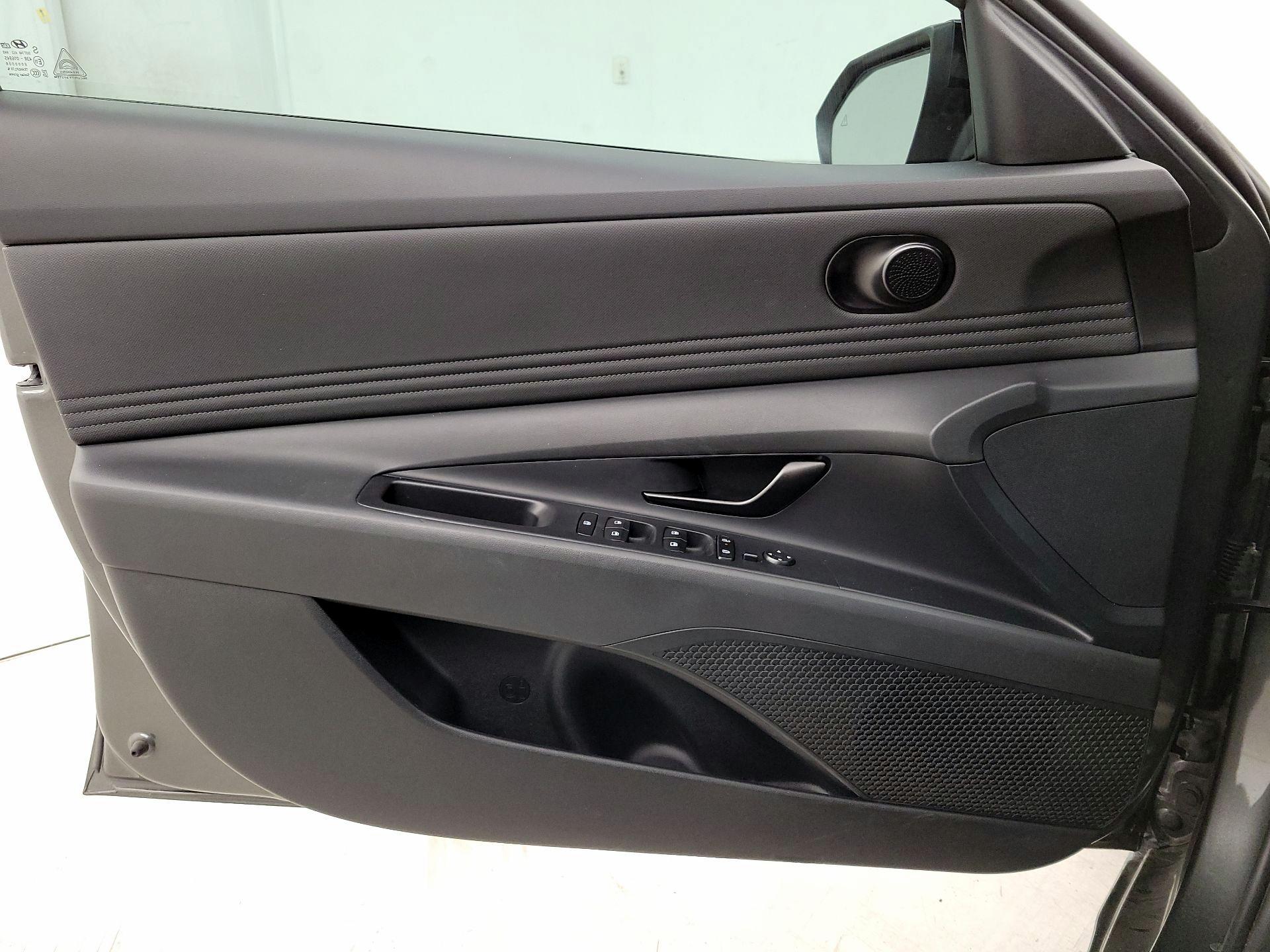 Thumbnail: 2025 Hyundai Elantra - 12