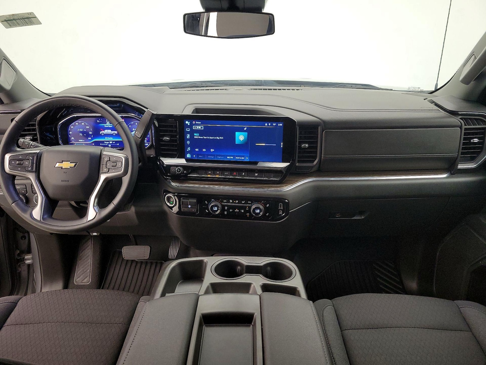 2023 Chevrolet Silverado 1500 LT - Photo 10