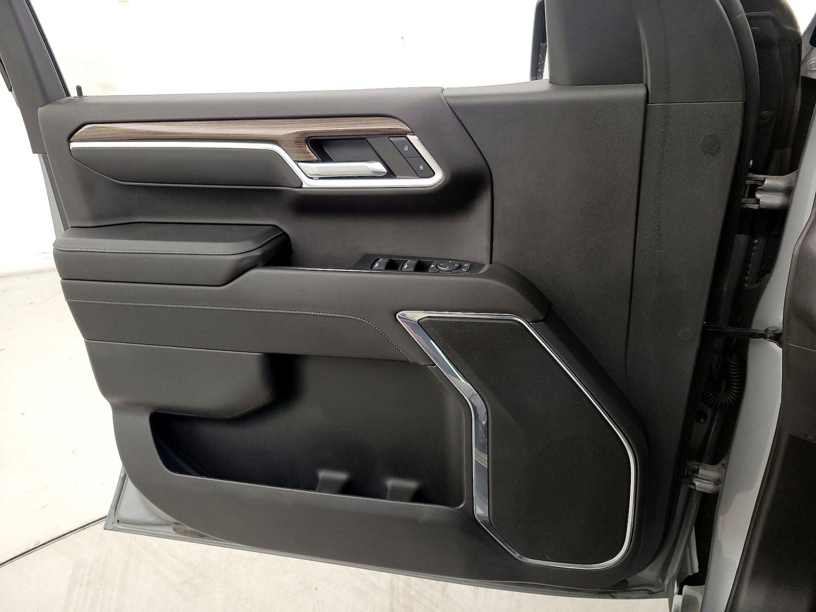2023 Chevrolet Silverado 1500 LT - Photo 13