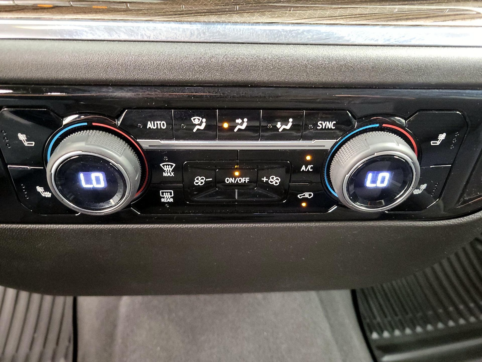 2023 Chevrolet Silverado 1500 LT - Photo 17