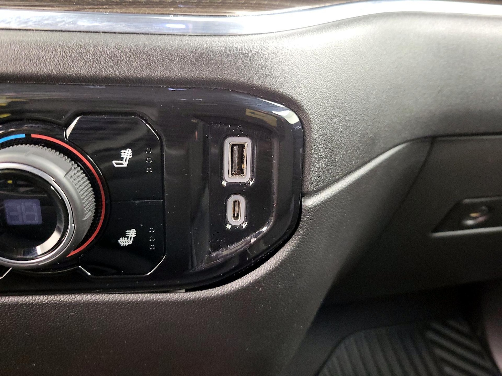 2023 Chevrolet Silverado 1500 LT - Photo 19