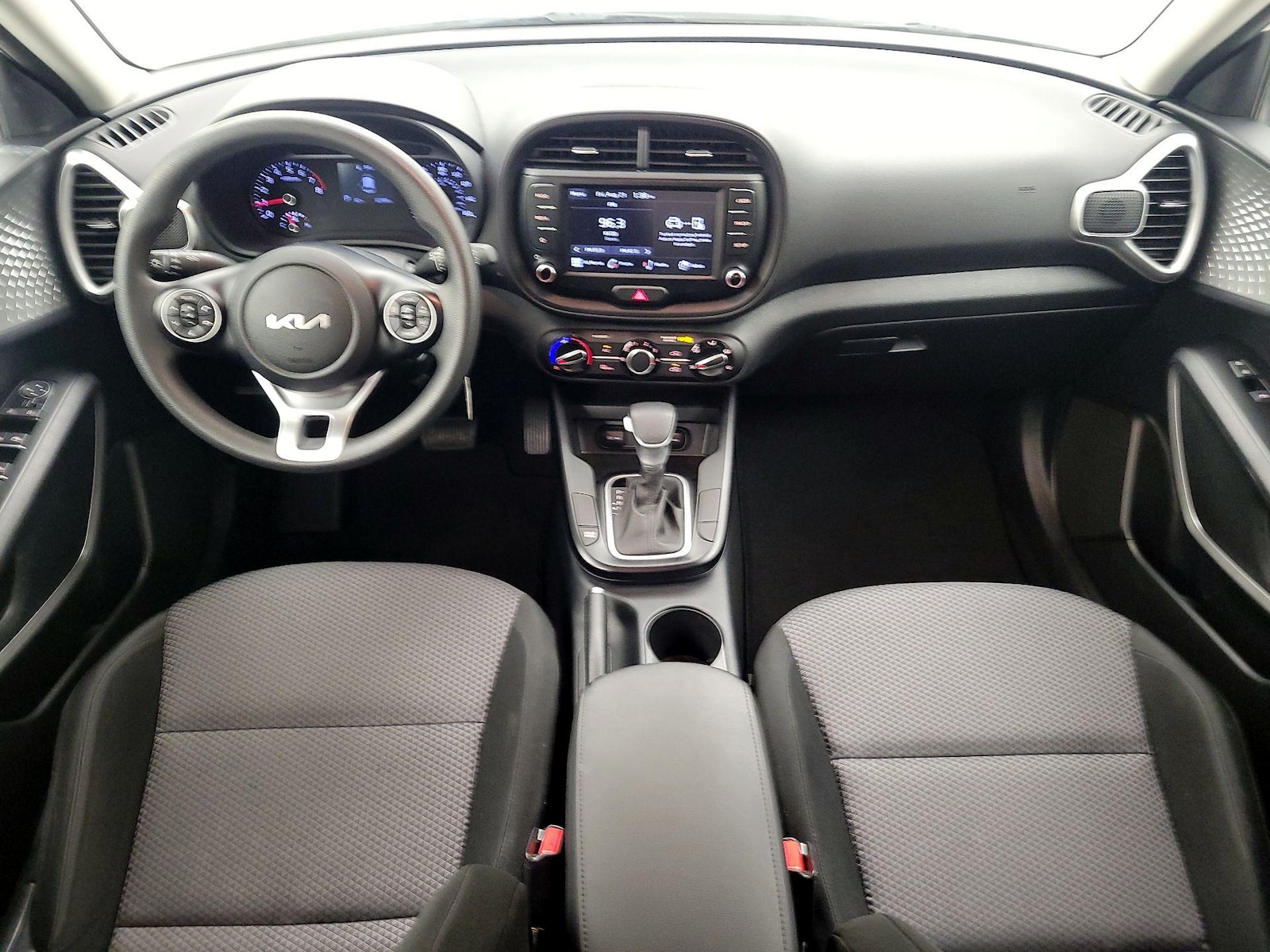 2022 Kia Soul LX - Photo 10