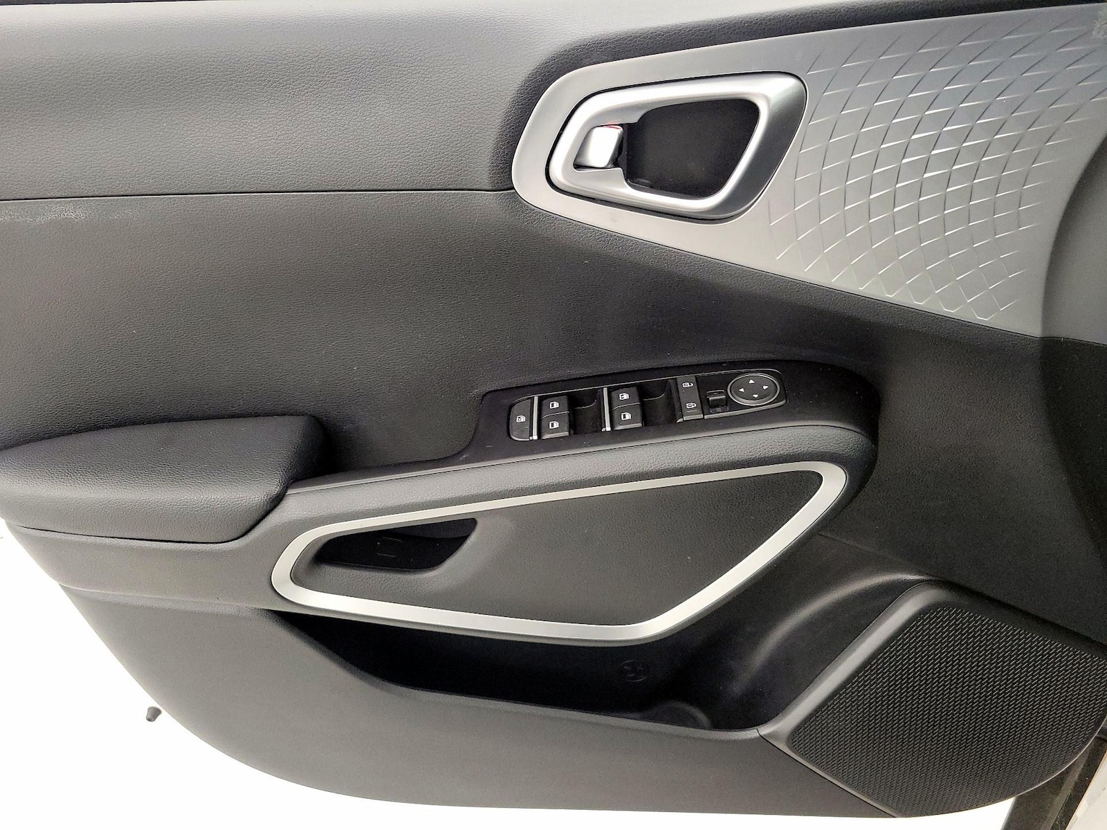 2022 Kia Soul LX - Photo 13
