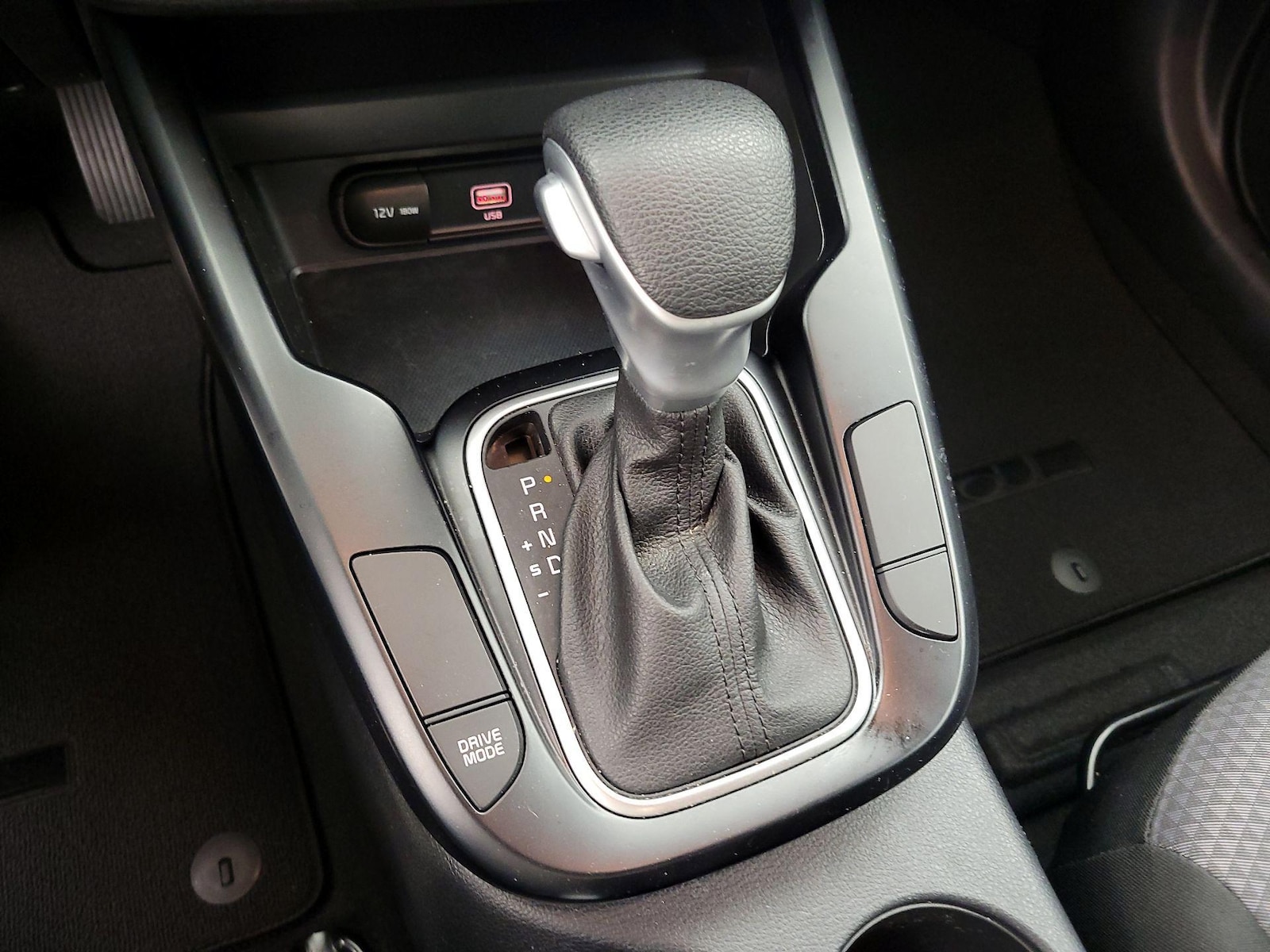 2022 Kia Soul LX - Photo 16