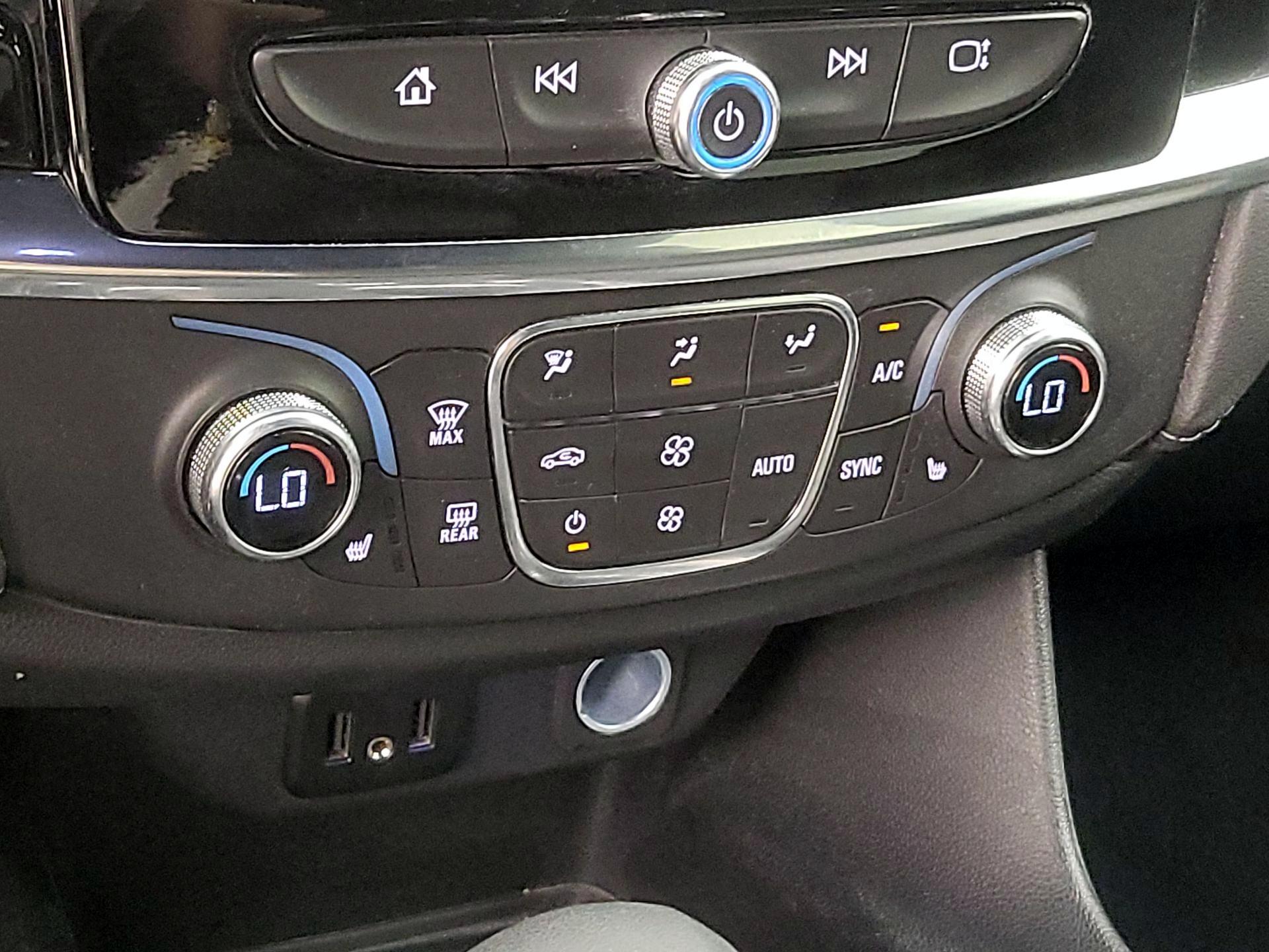 Thumbnail: 2023 Chevrolet Traverse - 14