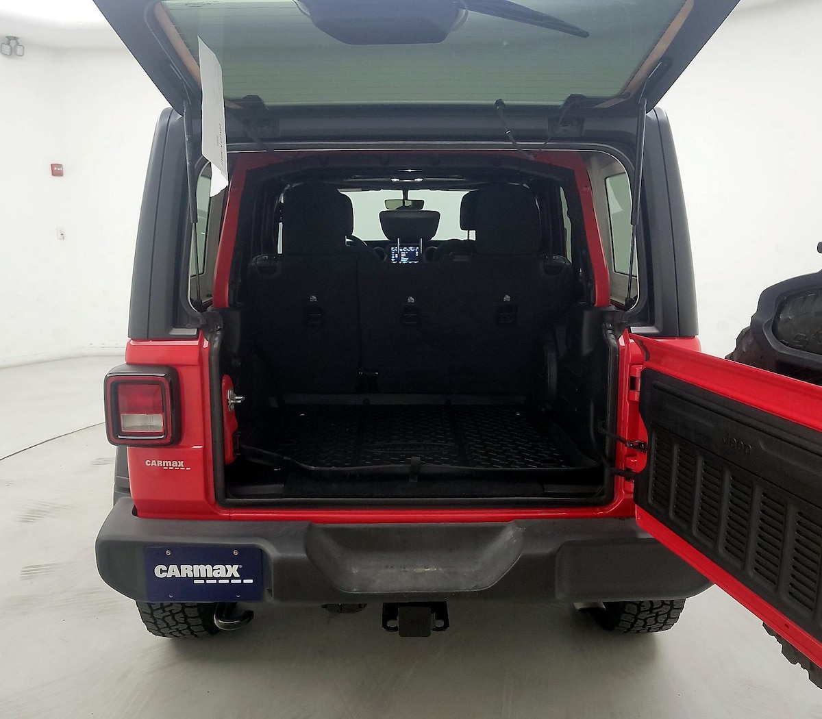 Trunk/Cargo (Seats Up)