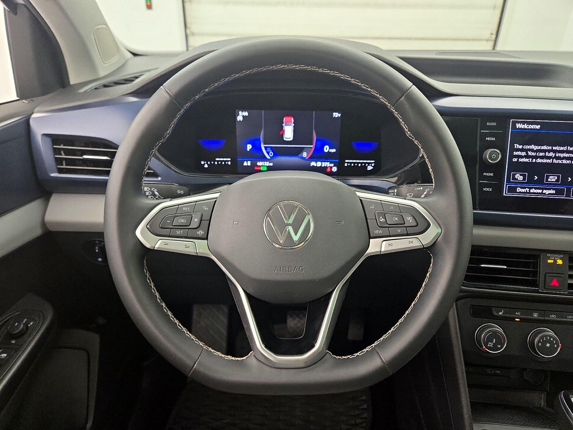 Thumbnail: 2022 Volkswagen Taos - 10