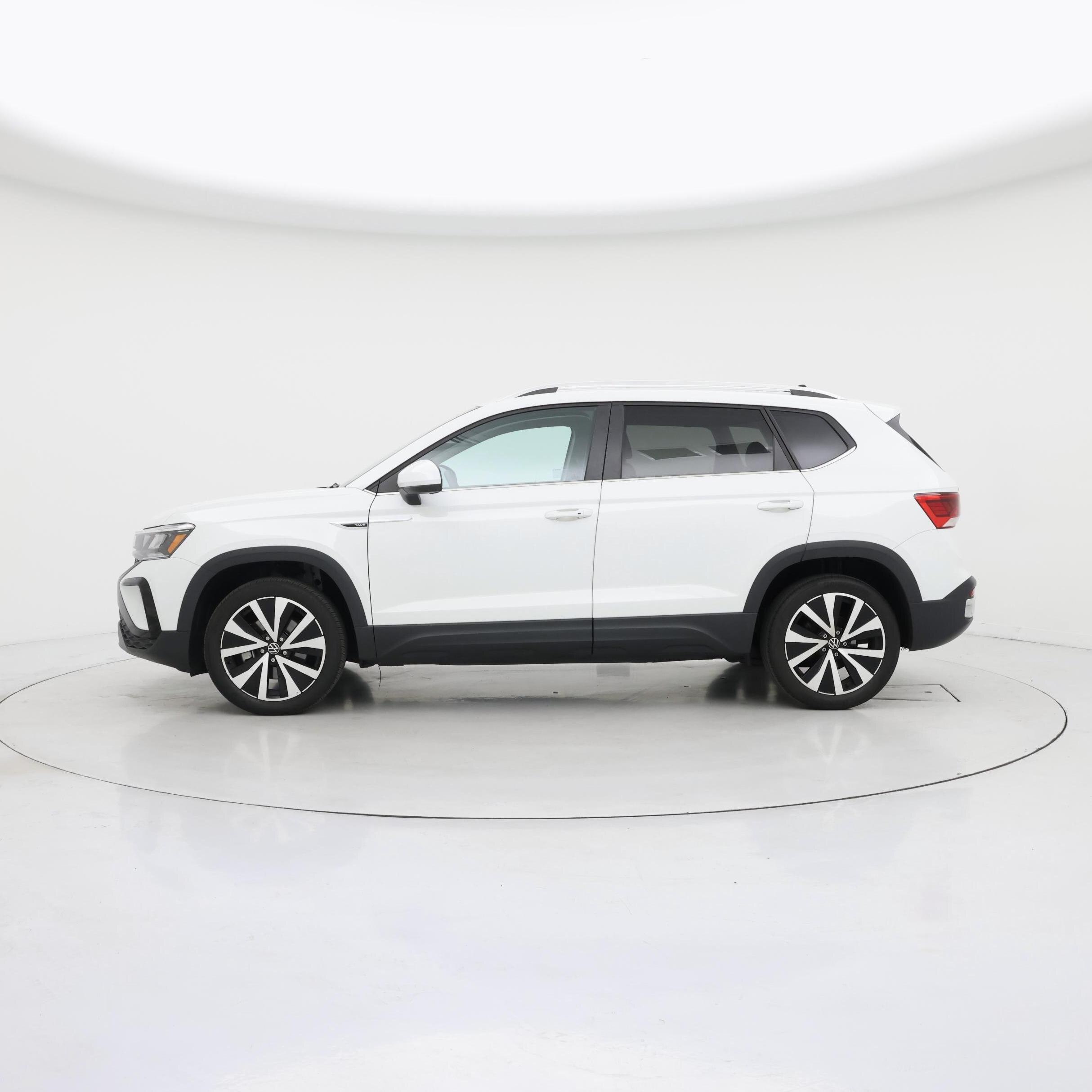 Thumbnail: 2022 Volkswagen Taos - 3