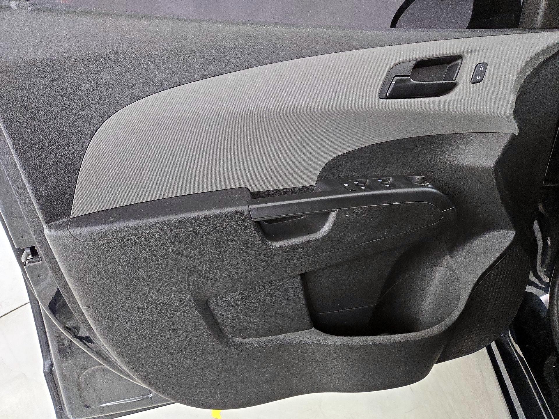 Thumbnail: 2015 Chevrolet Sonic - 12