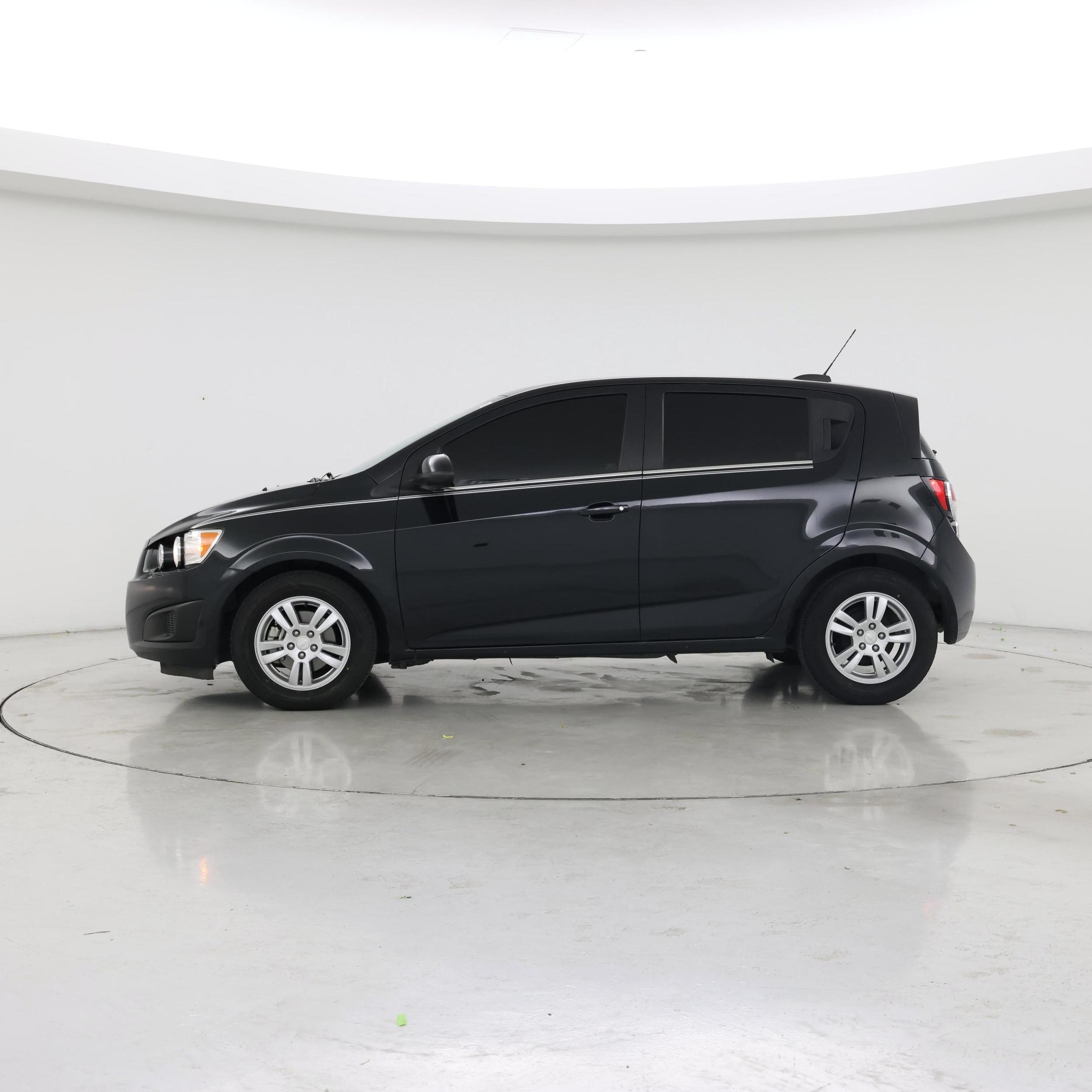 Thumbnail: 2015 Chevrolet Sonic - 3