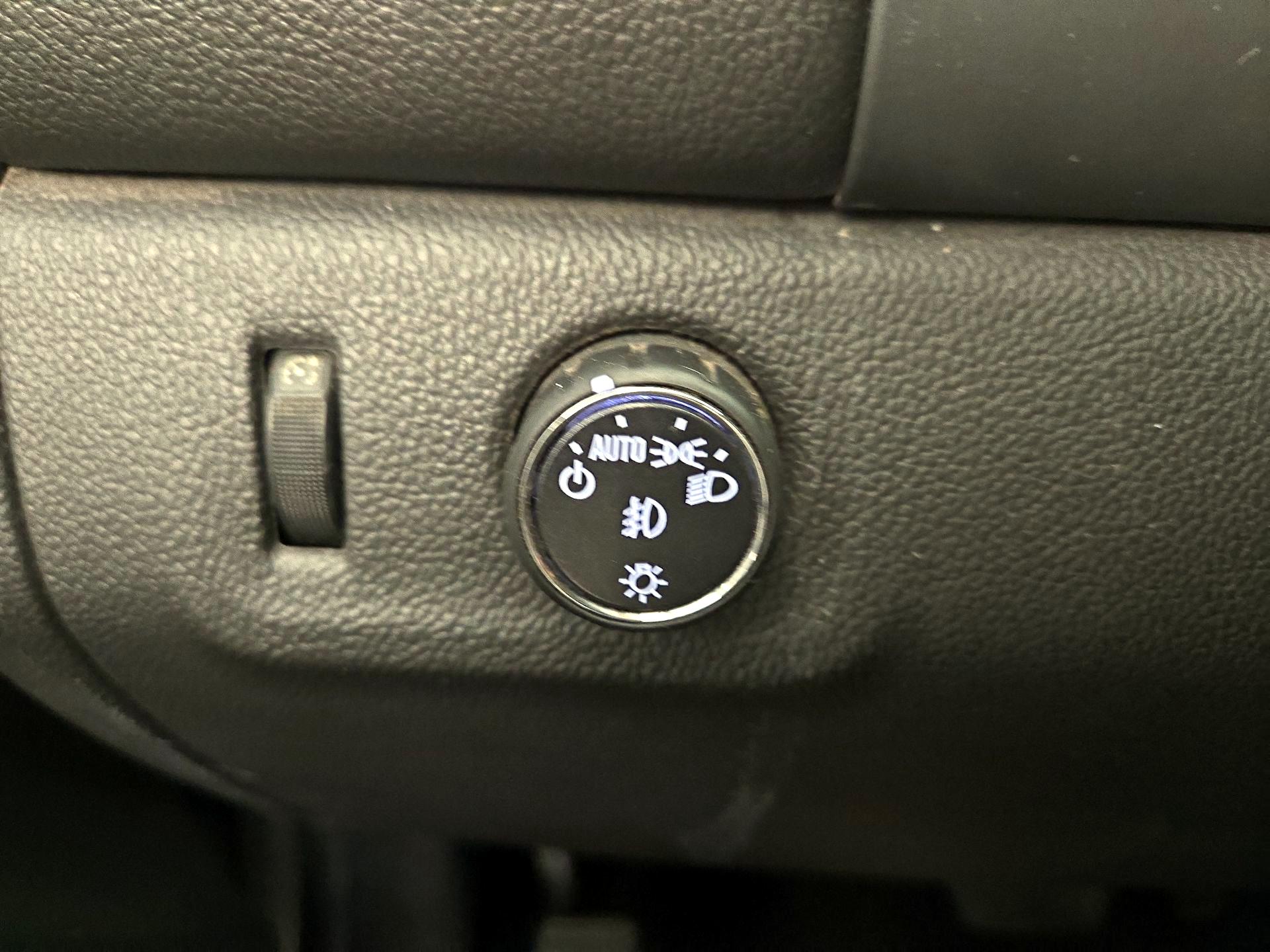 Thumbnail: 2016 GMC Canyon - 13