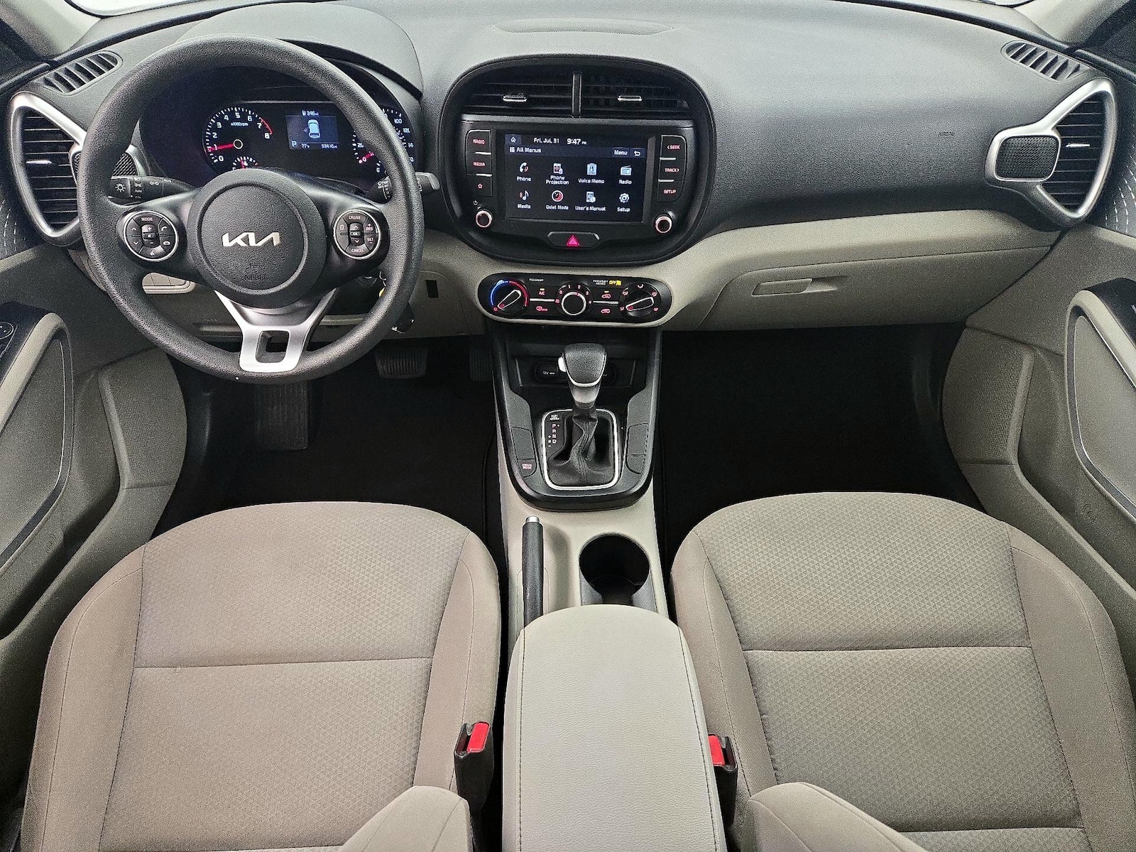 2022 Kia Soul LX - Photo 10