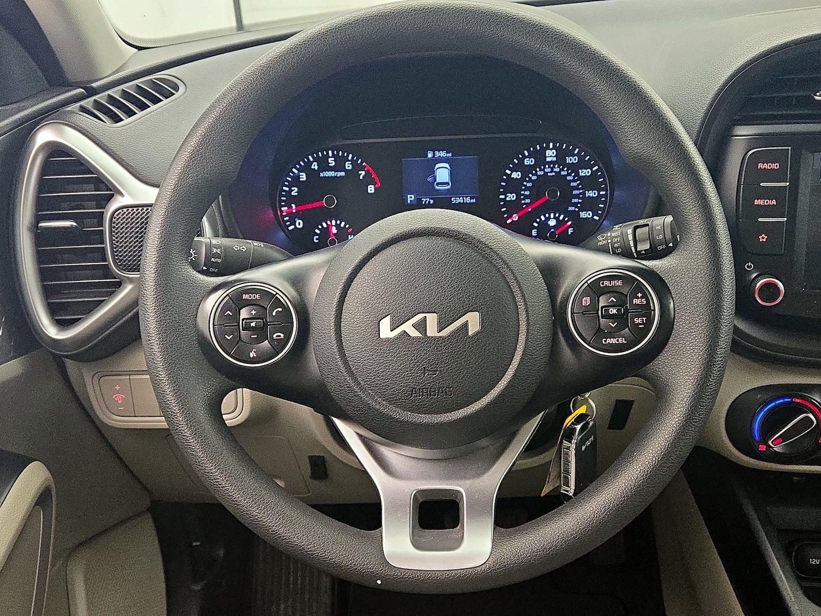 2022 Kia Soul LX - Photo 11