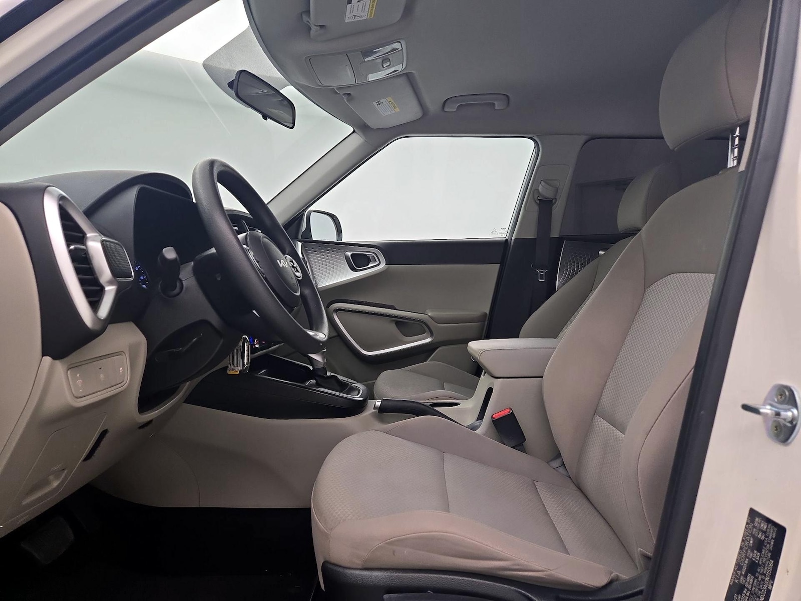 2022 Kia Soul LX - Photo 12
