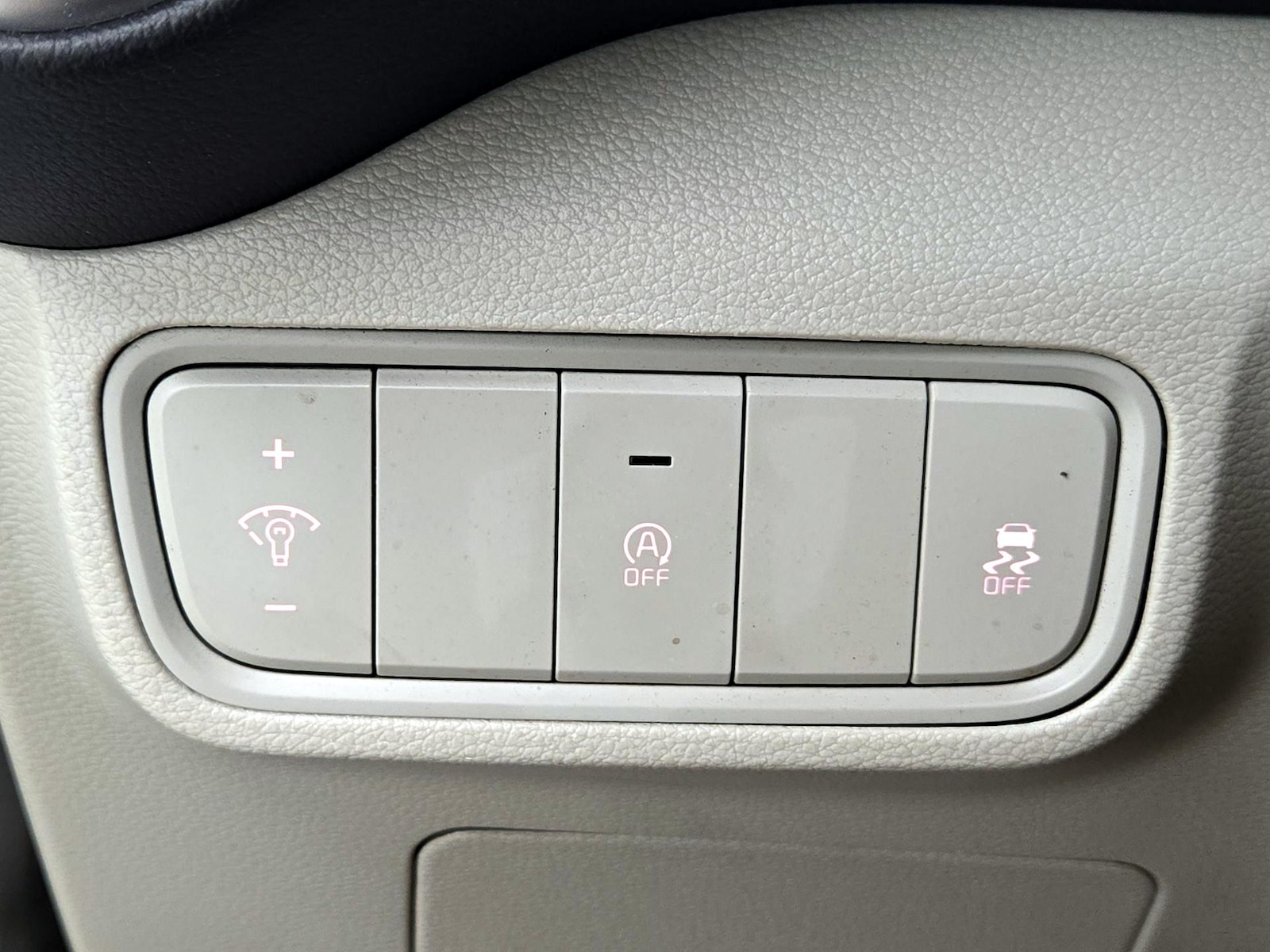 2022 Kia Soul LX - Photo 14