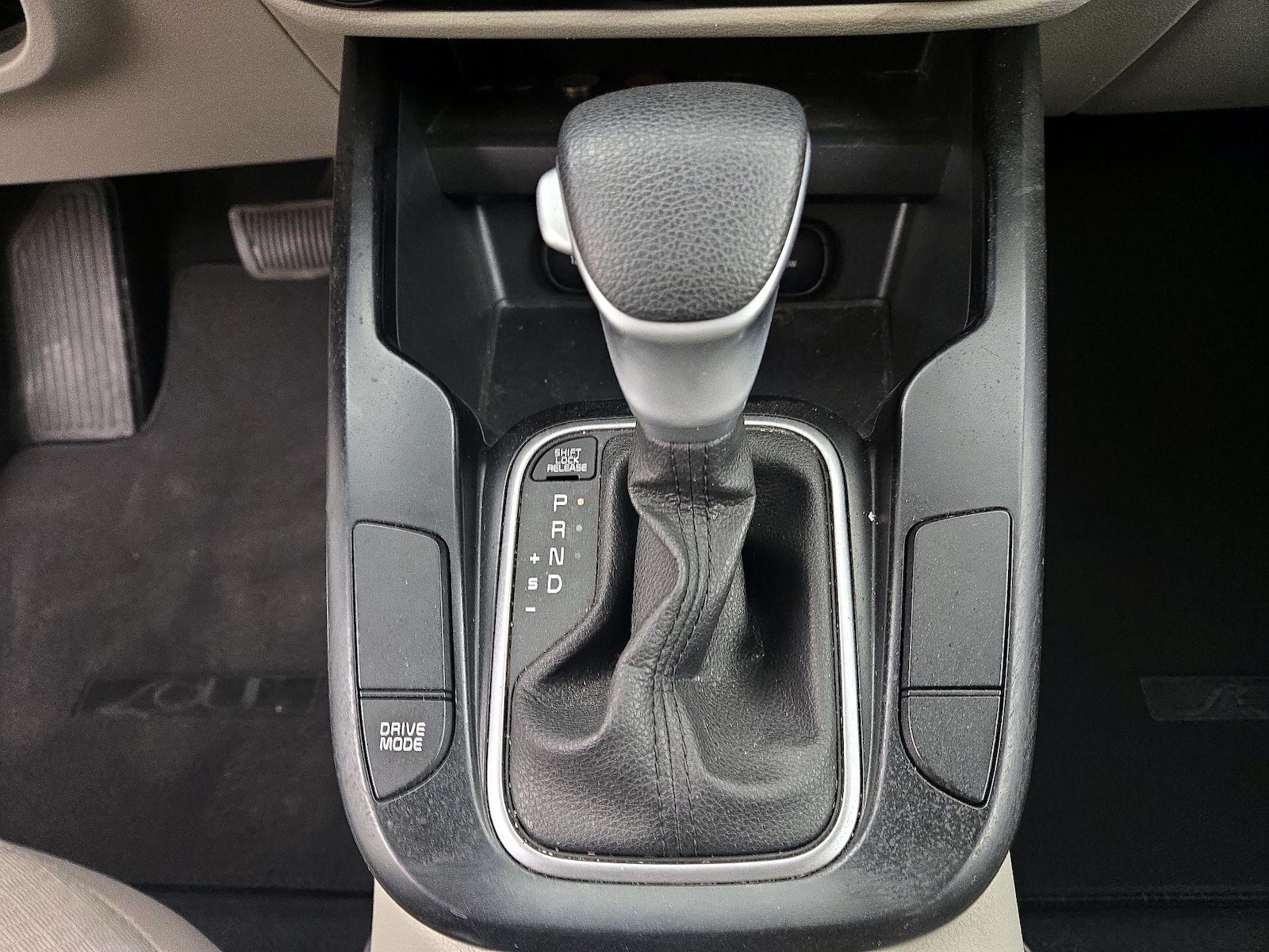 2022 Kia Soul LX - Photo 18