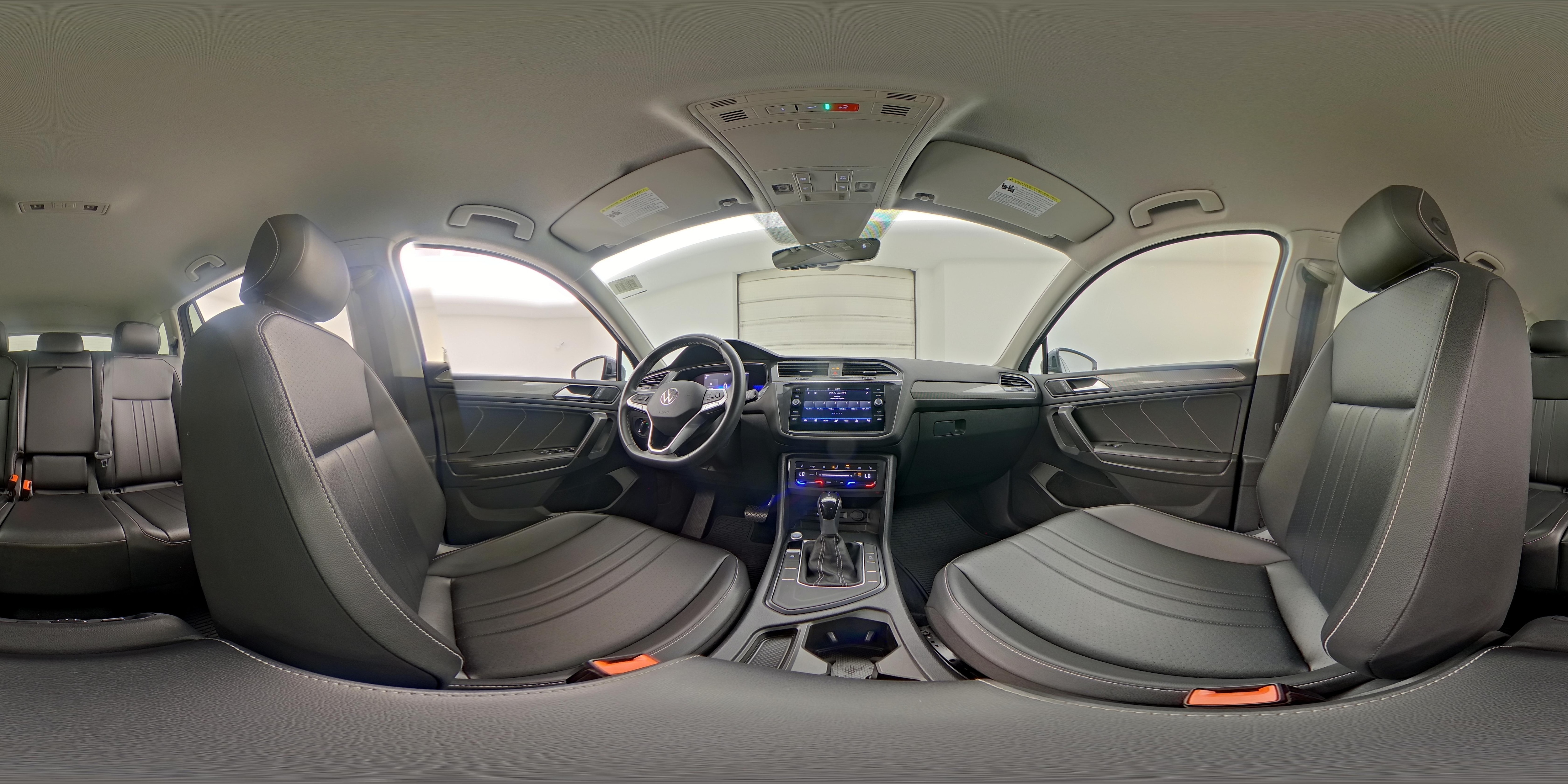 2022 Volkswagen Tiguan SE - Photo 26