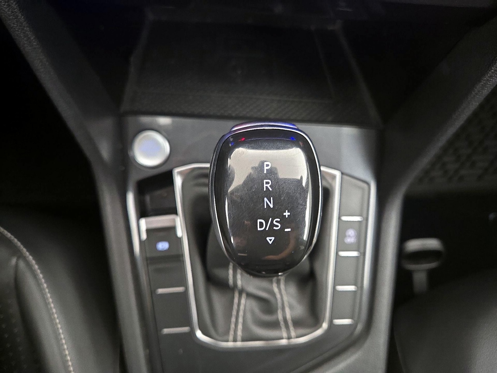 2022 Volkswagen Tiguan SE - Photo 18