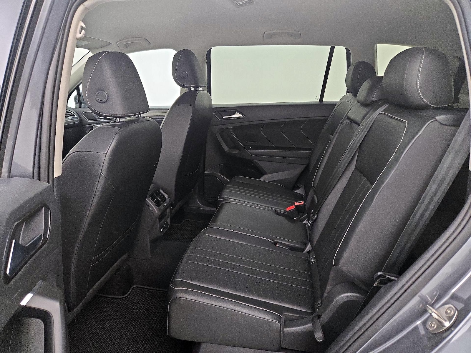 2022 Volkswagen Tiguan SE - Photo 20