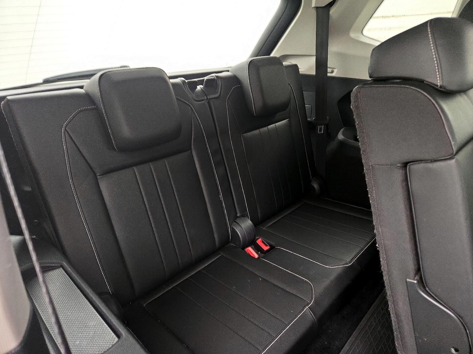 2022 Volkswagen Tiguan SE - Photo 21