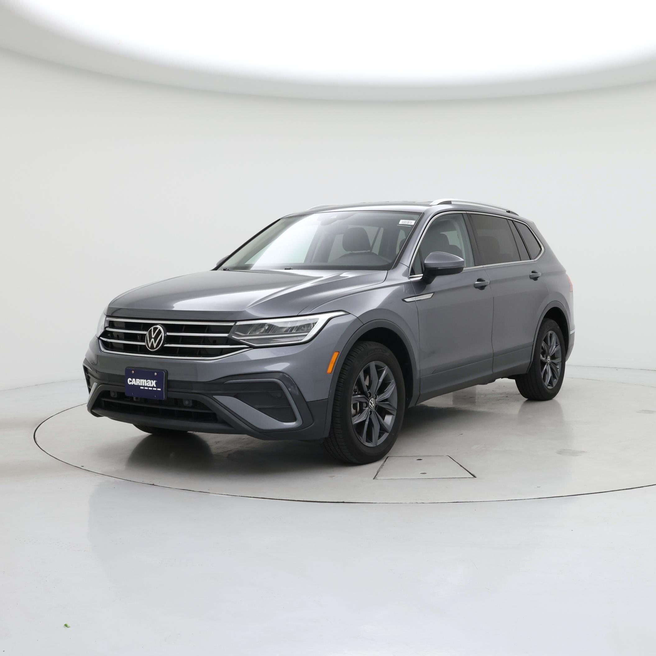 Thumbnail: 2022 Volkswagen Tiguan - 4