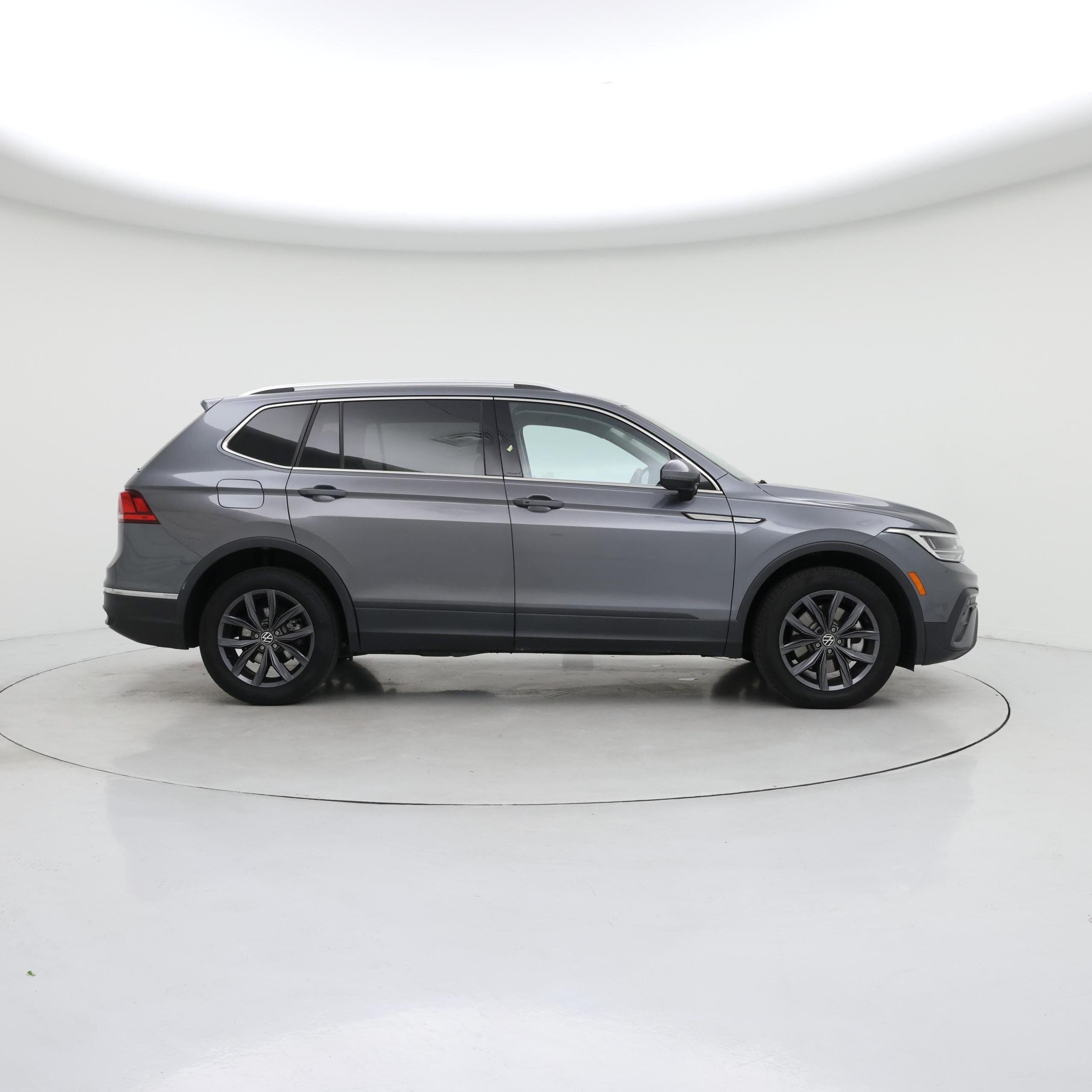 Thumbnail: 2022 Volkswagen Tiguan - 7