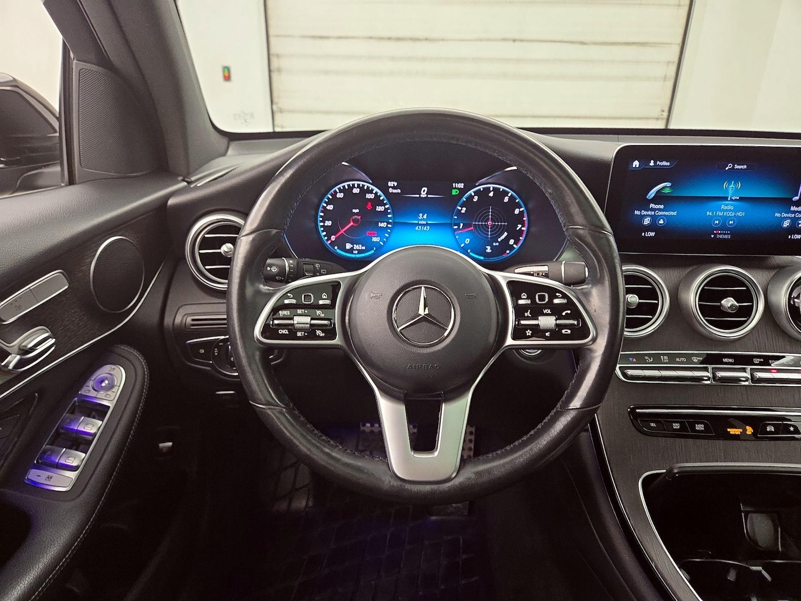 2022 Mercedes-Benz GLC GLC300 - Photo 11