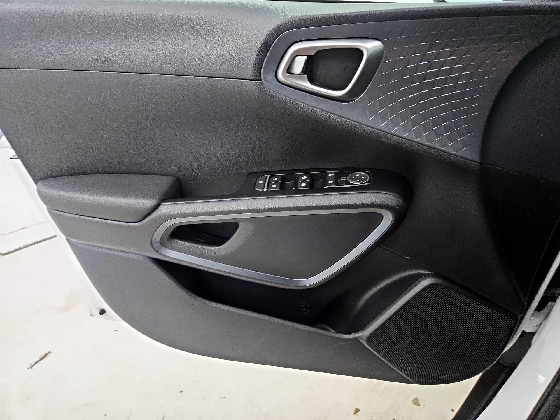 Thumbnail: 2023 Kia Soul - 12