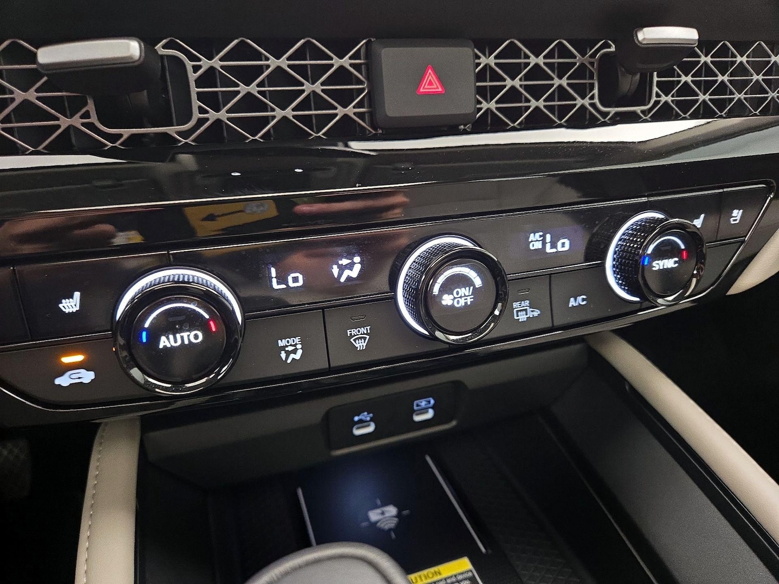 2025 Honda Accord Hybrid Touring - Photo 17