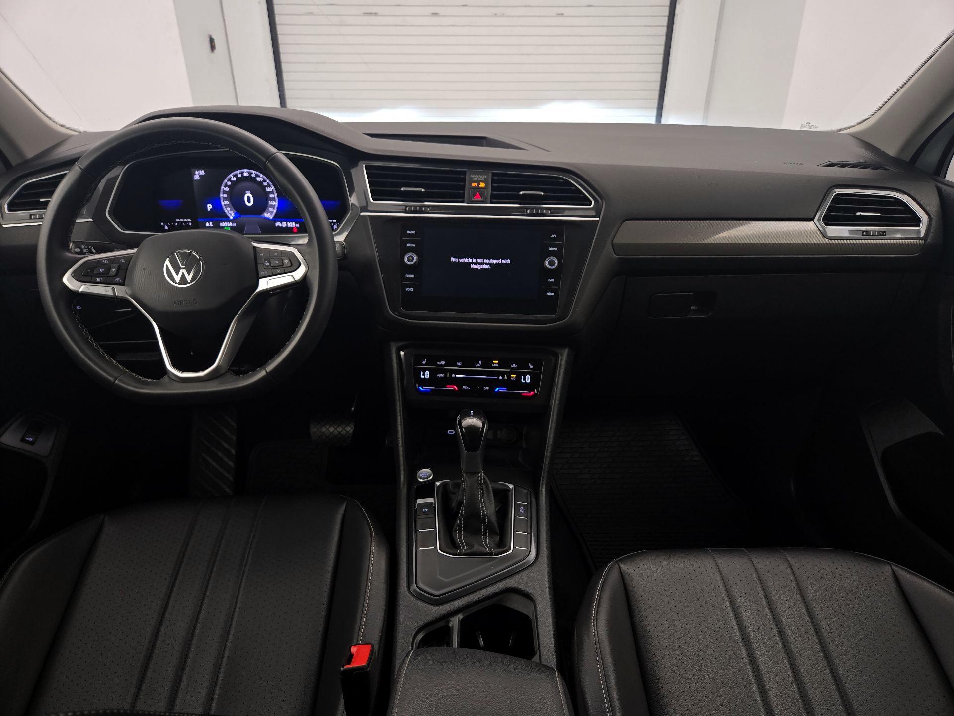Thumbnail: 2022 Volkswagen Tiguan - 9
