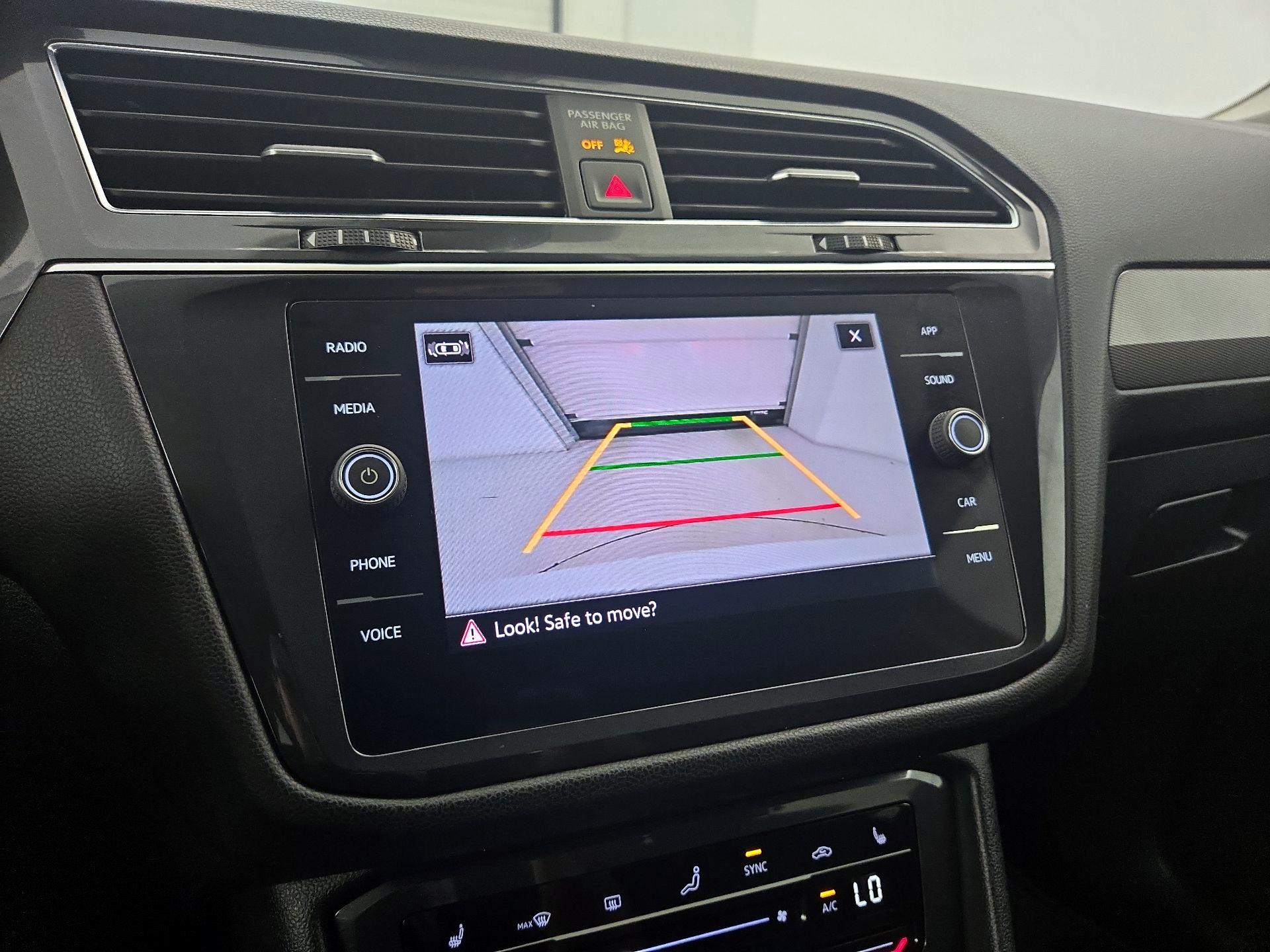 Thumbnail: 2022 Volkswagen Tiguan - 14
