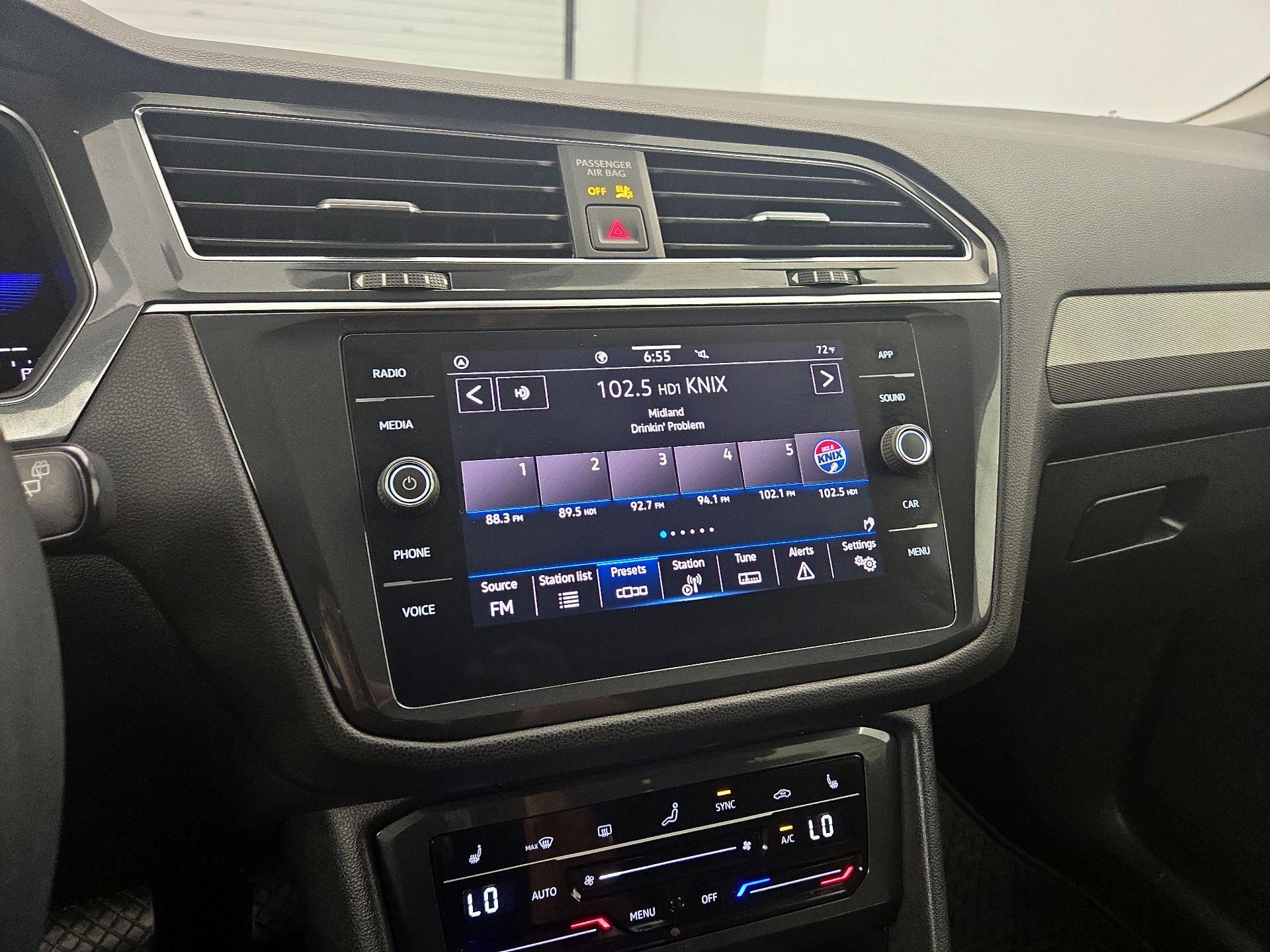 Thumbnail: 2022 Volkswagen Tiguan - 15
