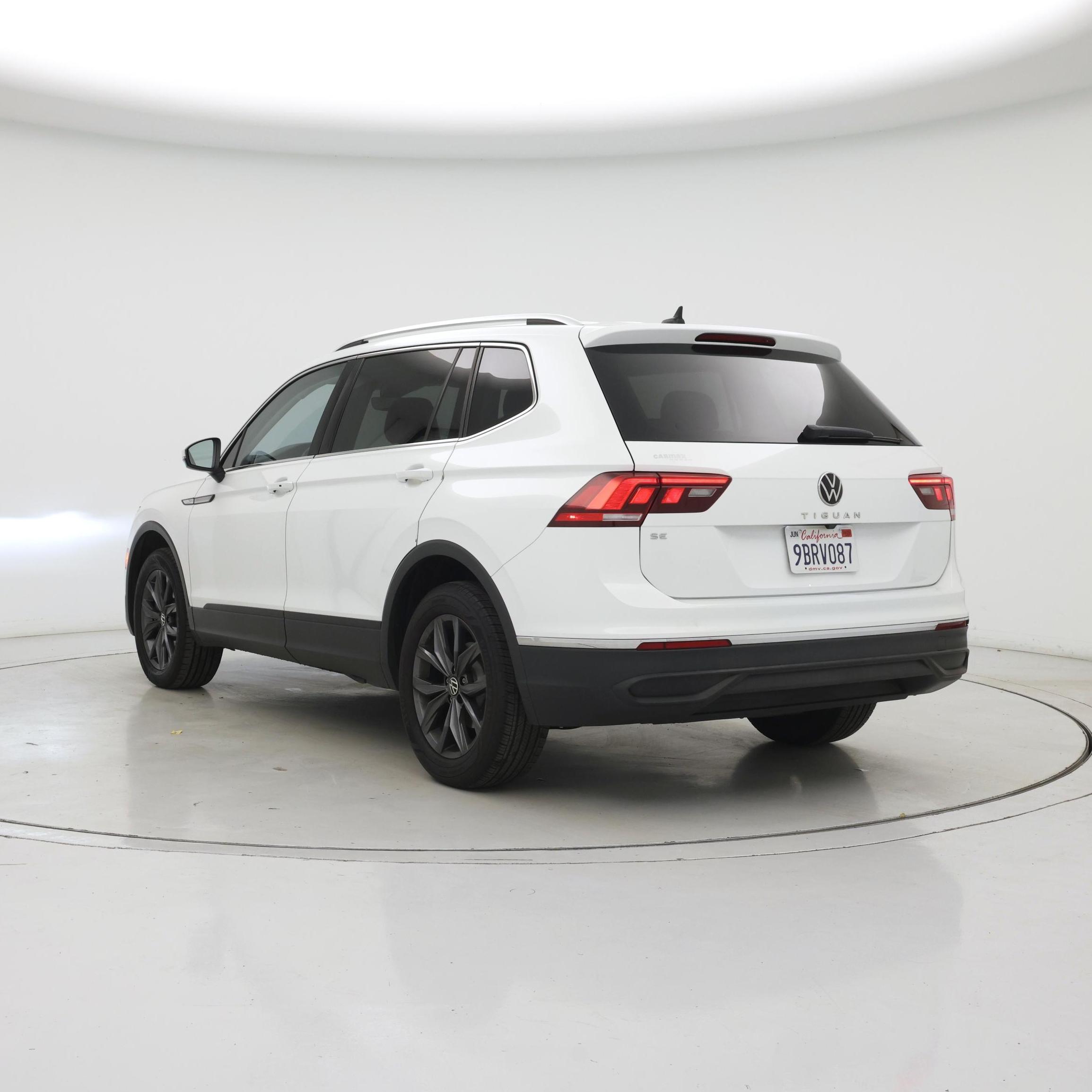 Thumbnail: 2022 Volkswagen Tiguan - 2
