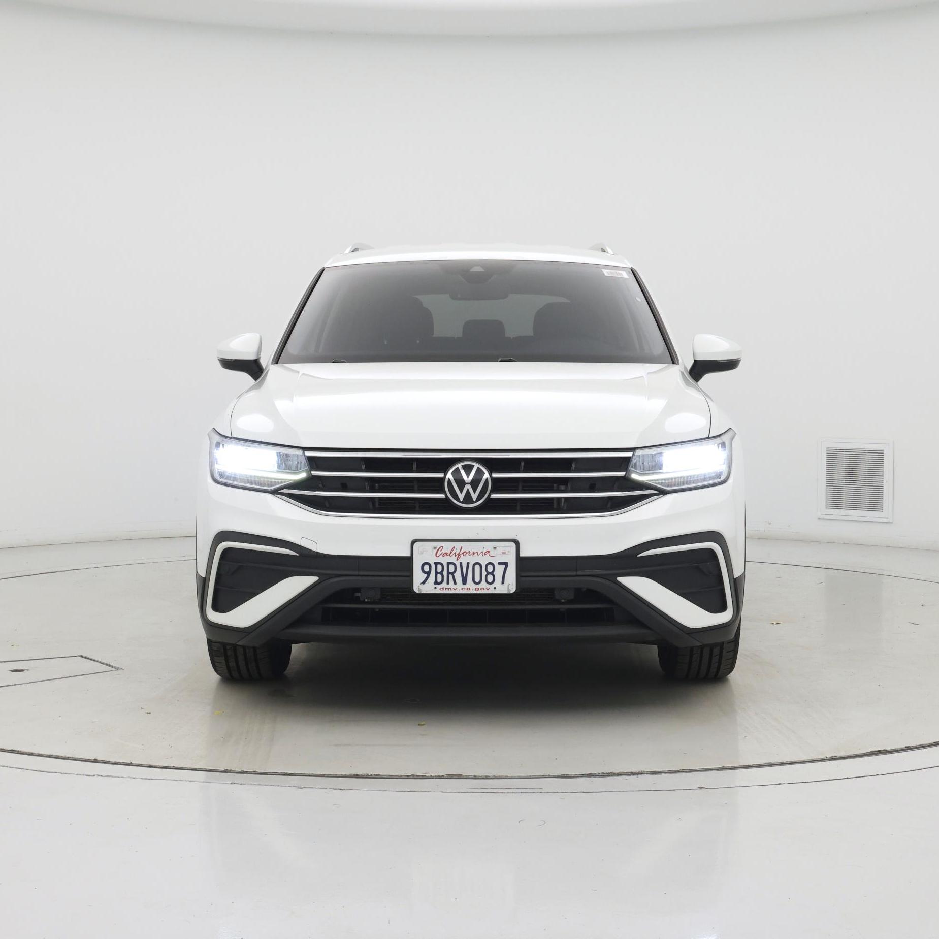 Thumbnail: 2022 Volkswagen Tiguan - 5