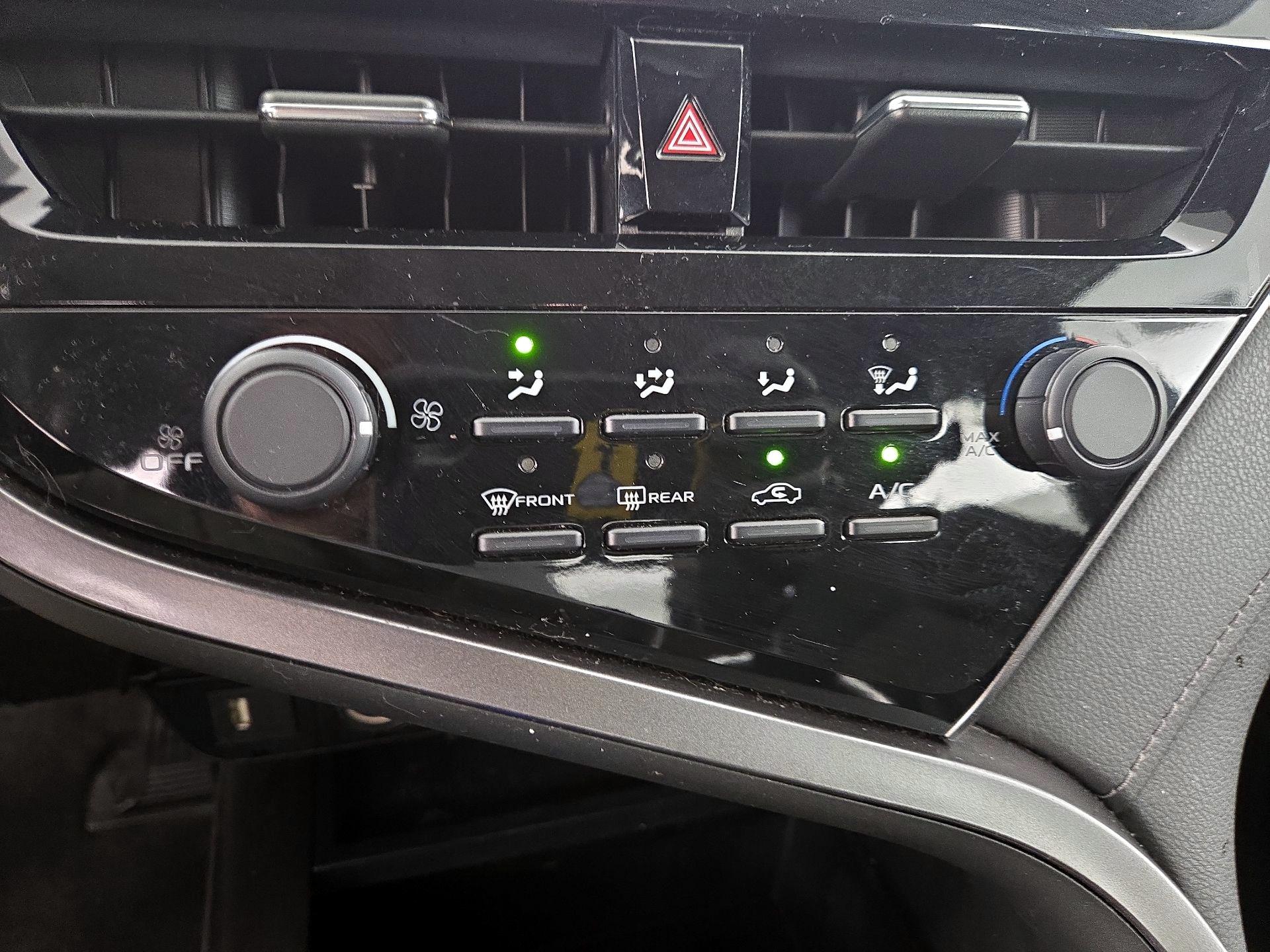 Thumbnail: 2021 Toyota Camry - 16